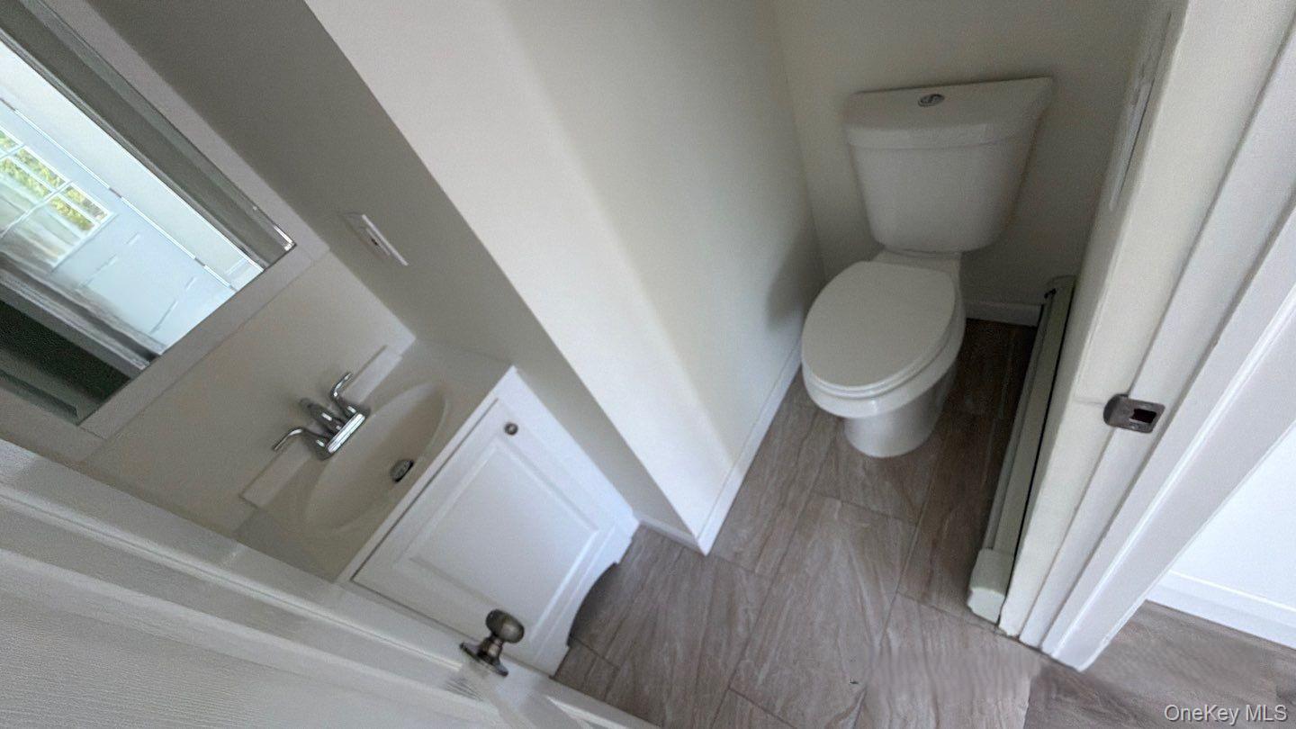 7 Roan Lane, Riverhead, NY 11901