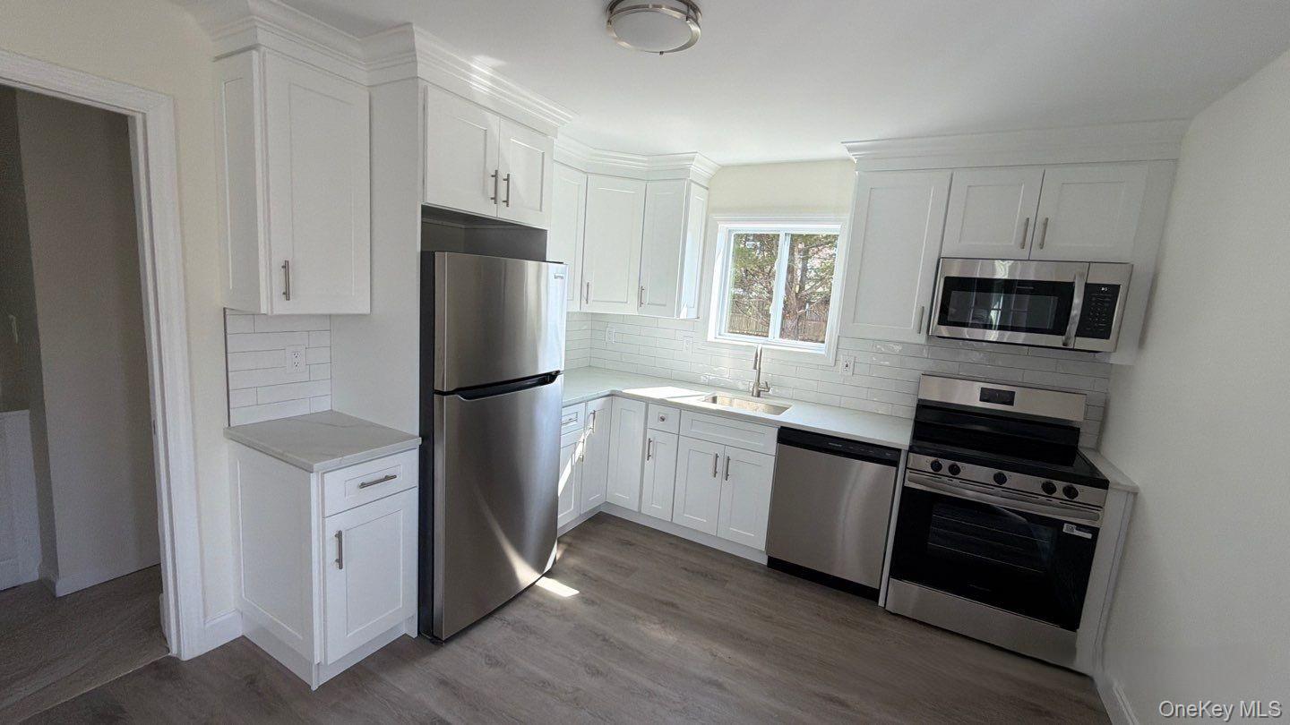 7 Roan Lane, Riverhead, NY 11901