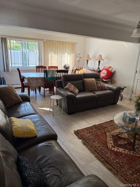 112 Gun Lane, Levittown, NY 11756