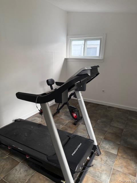 112 Gun Lane, Levittown, NY 11756