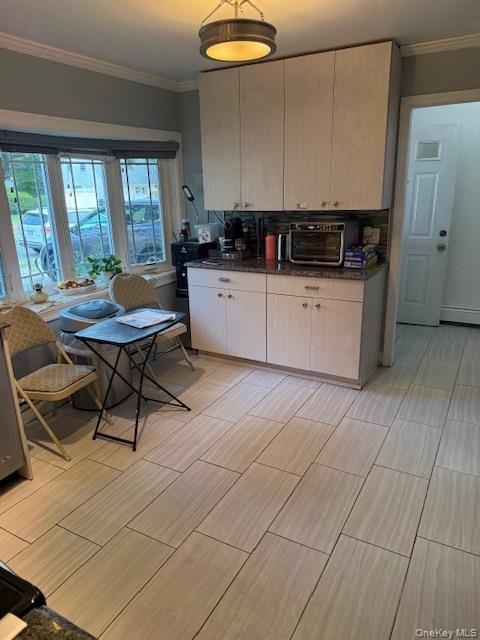 112 Gun Lane, Levittown, NY 11756