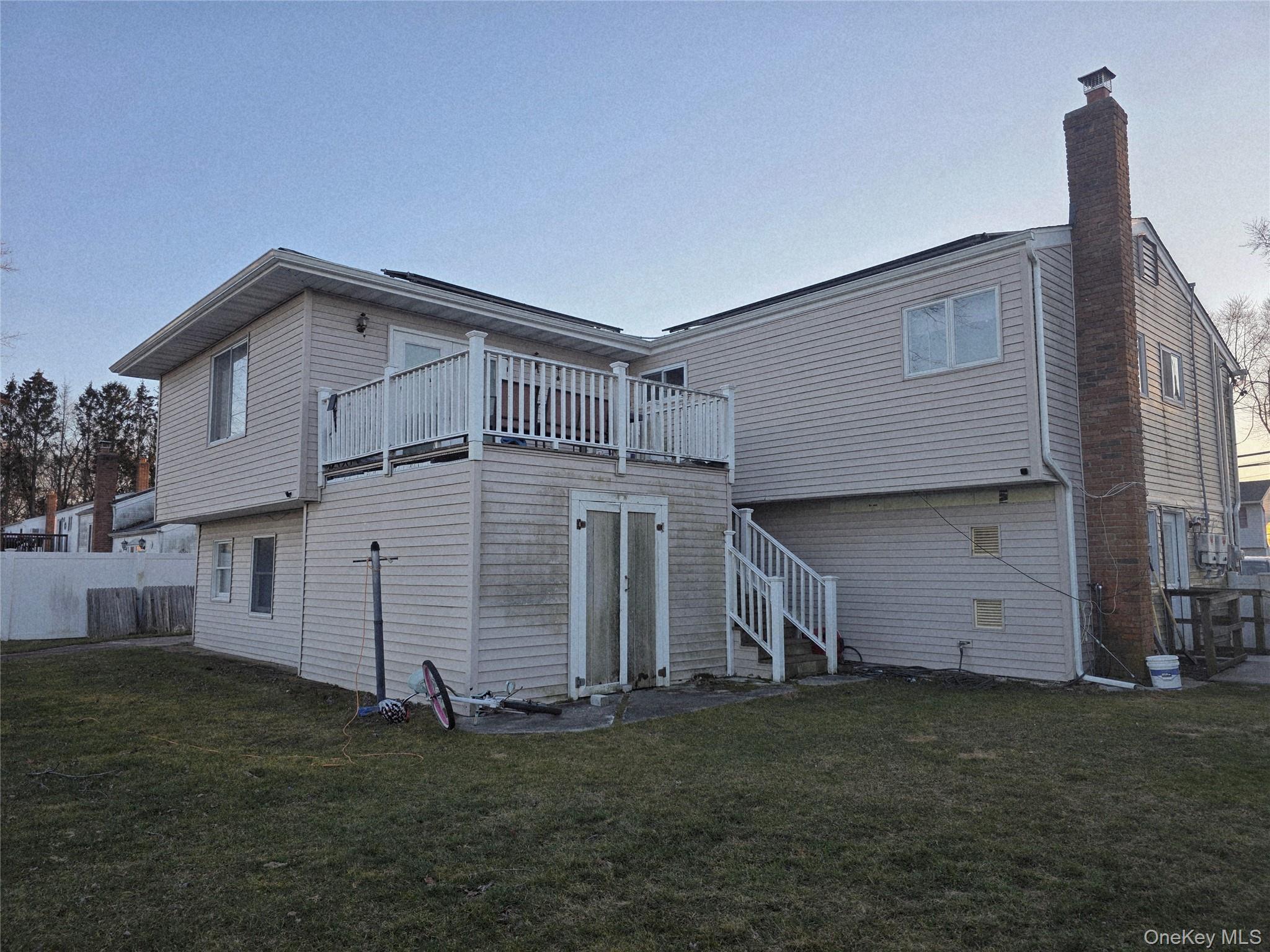 98 Andrew Avenue, Islip Terrace, NY 11752