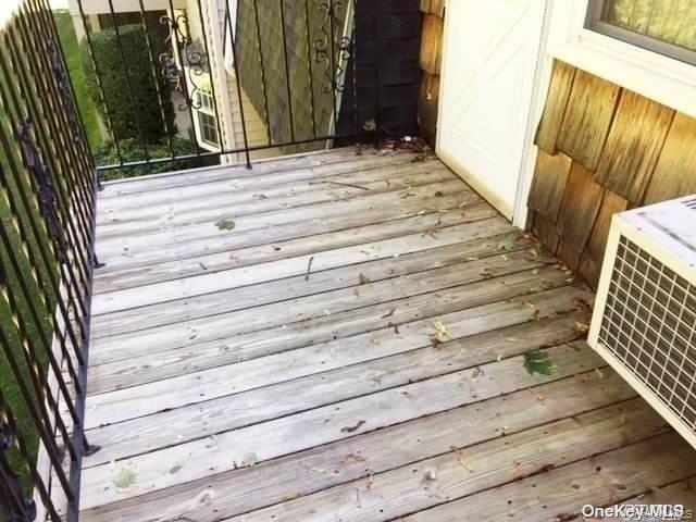 2 Anchorage Lane # 4B, Oyster Bay, NY 11771