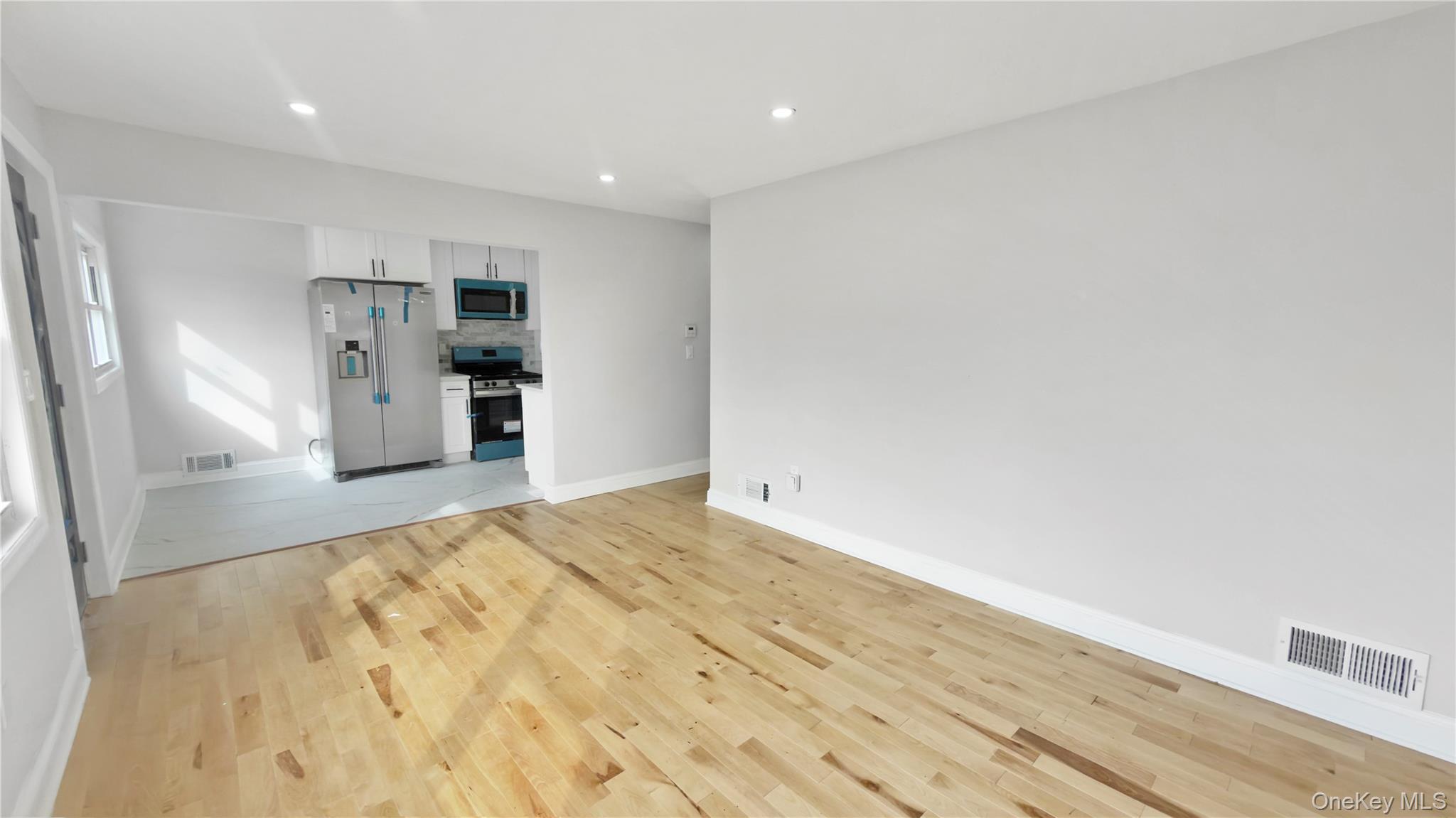 27 Sewell Street, Hempstead, NY 11550