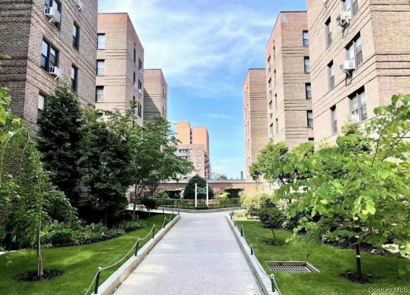 43-40 Union Street # 2D, Flushing, NY 11355