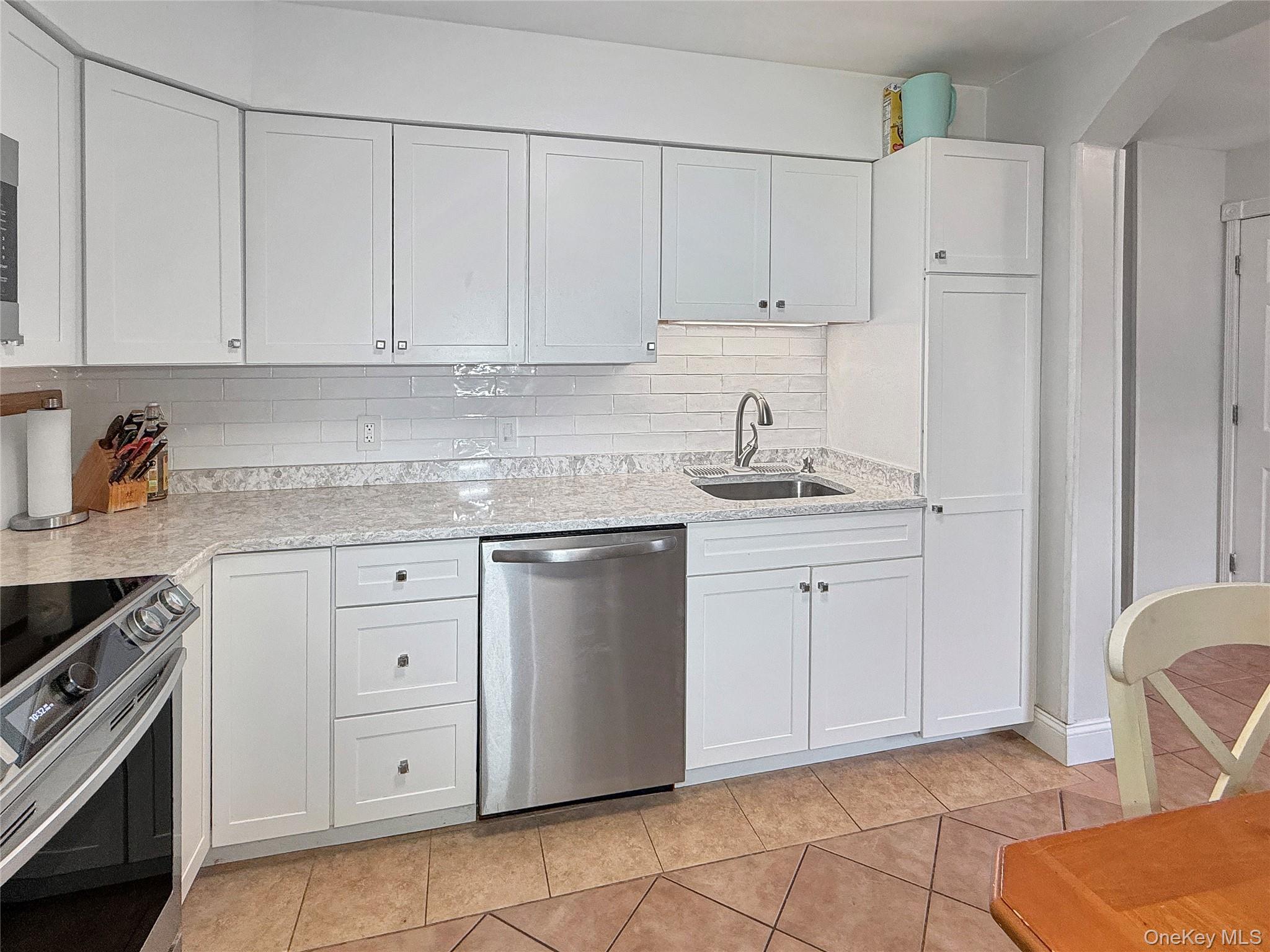 5608 Chelsea Cove N, Hopewell Junction, NY 12533