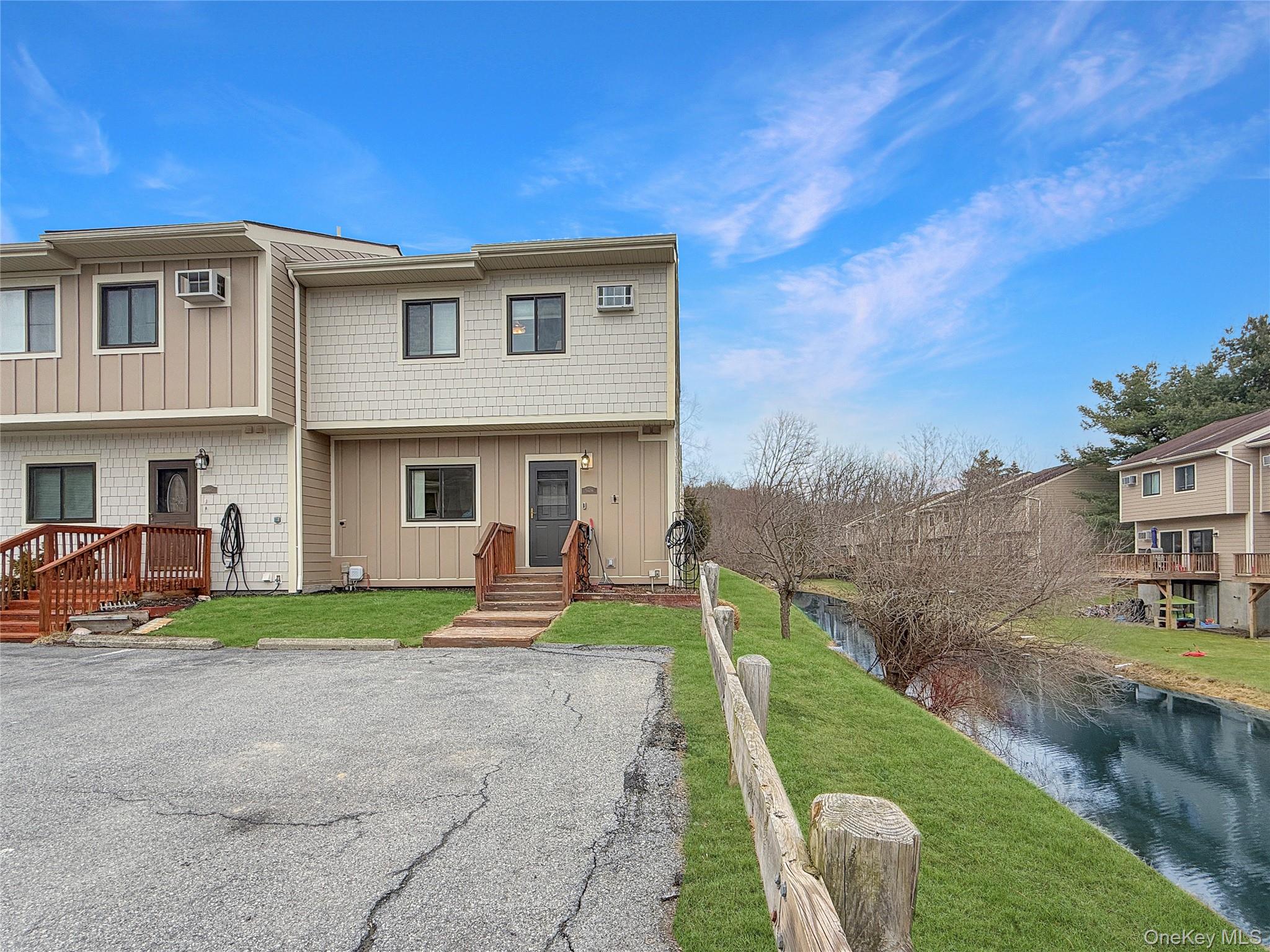 5608 Chelsea Cove N, Hopewell Junction, NY 12533