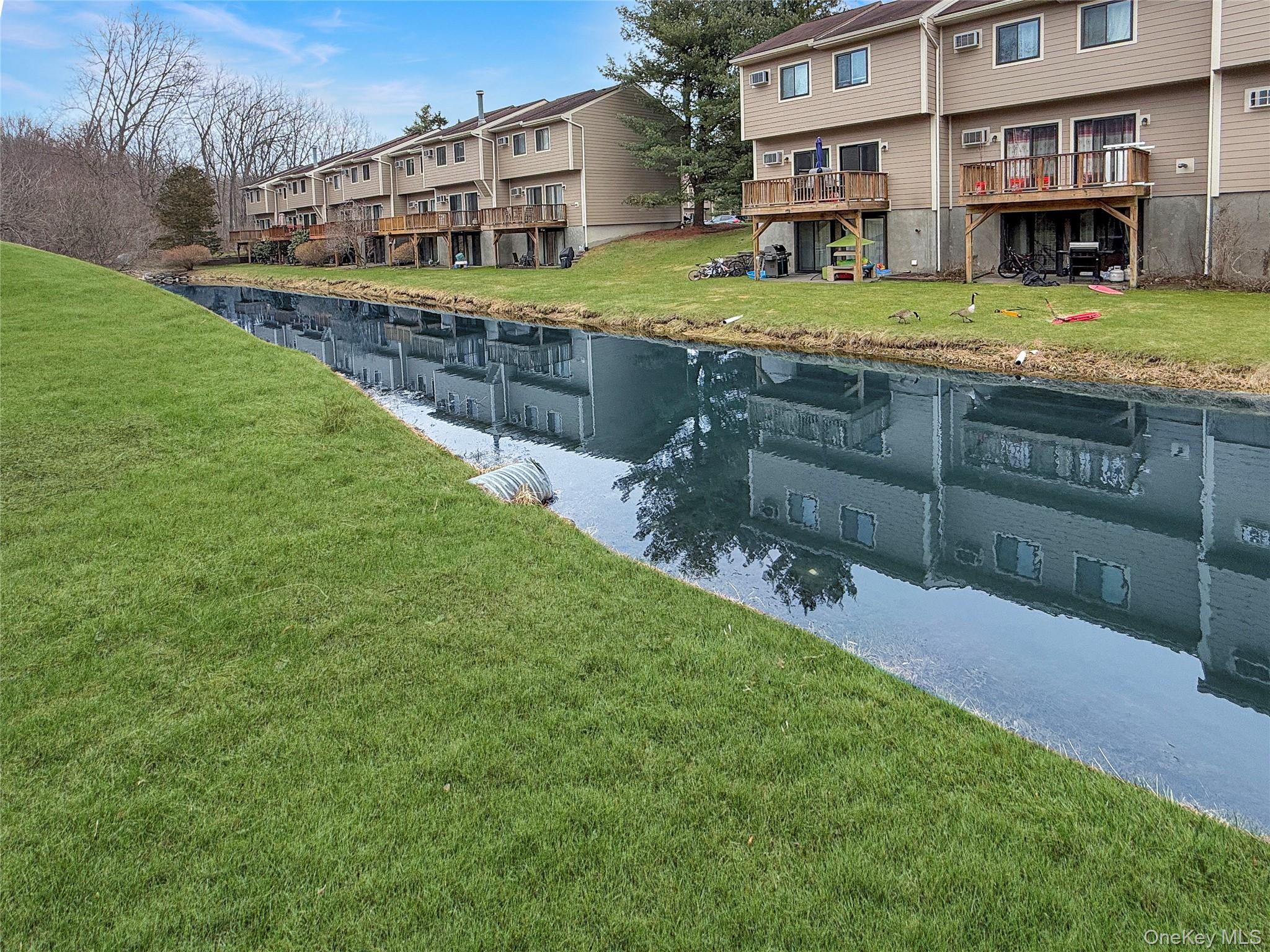 5608 Chelsea Cove N, Hopewell Junction, NY 12533