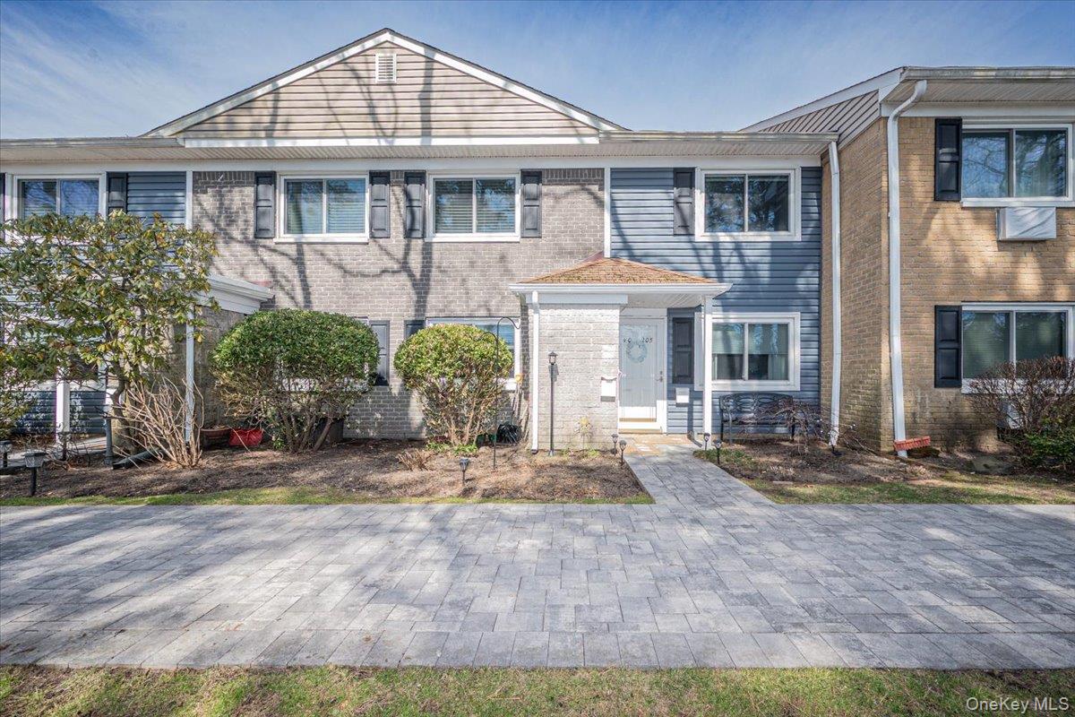 40 W 4th Street # 206, Patchogue, NY 11772