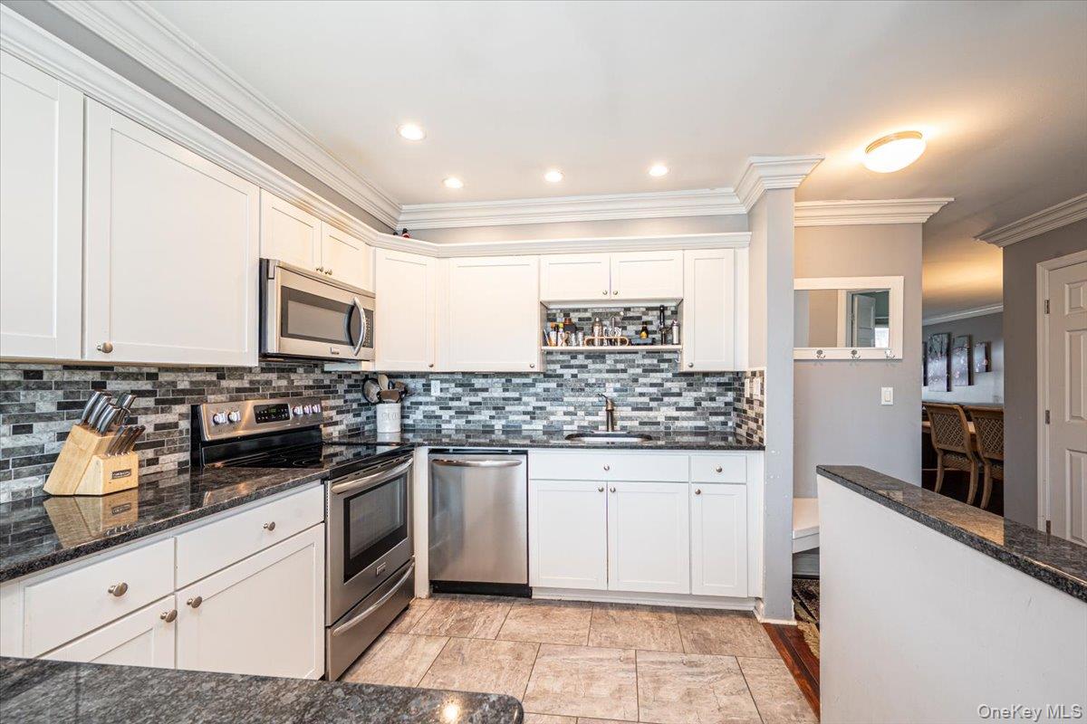 40 W 4th Street # 206, Patchogue, NY 11772