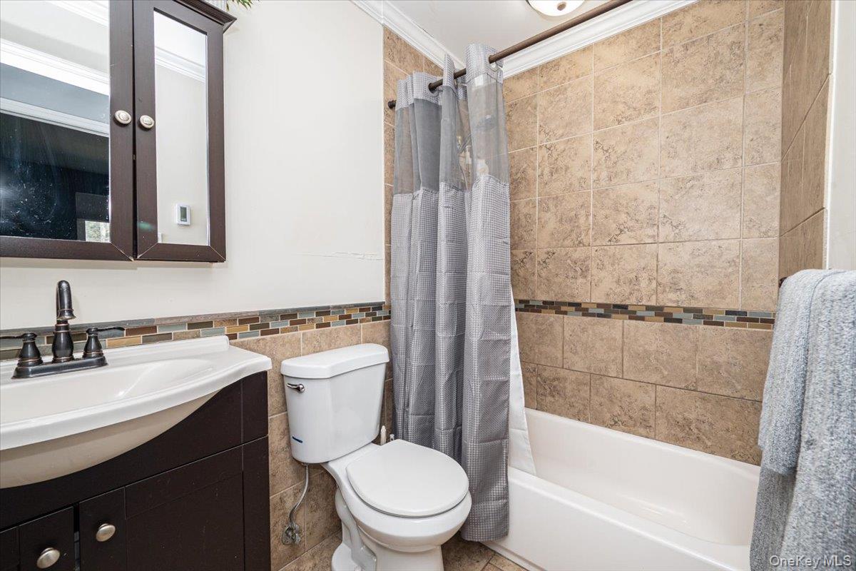 40 W 4th Street # 206, Patchogue, NY 11772