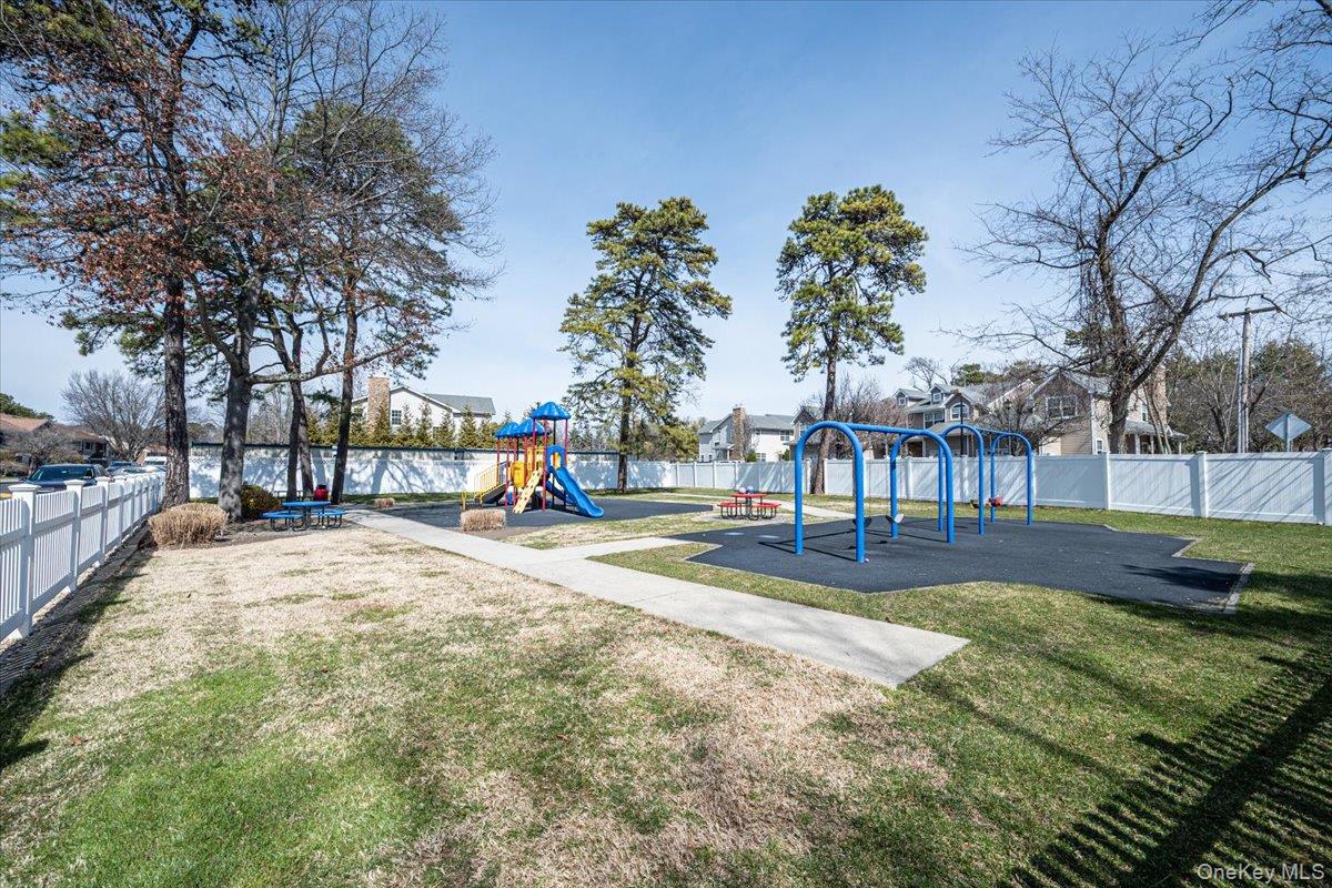 40 W 4th Street # 206, Patchogue, NY 11772