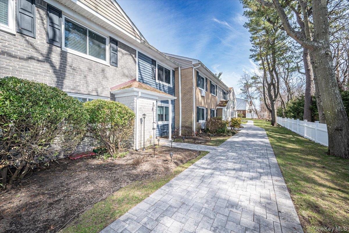 40 W 4th Street # 206, Patchogue, NY 11772