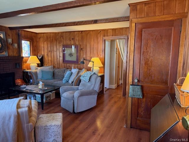 154 Cedar Road E, Mastic Beach, NY 11951