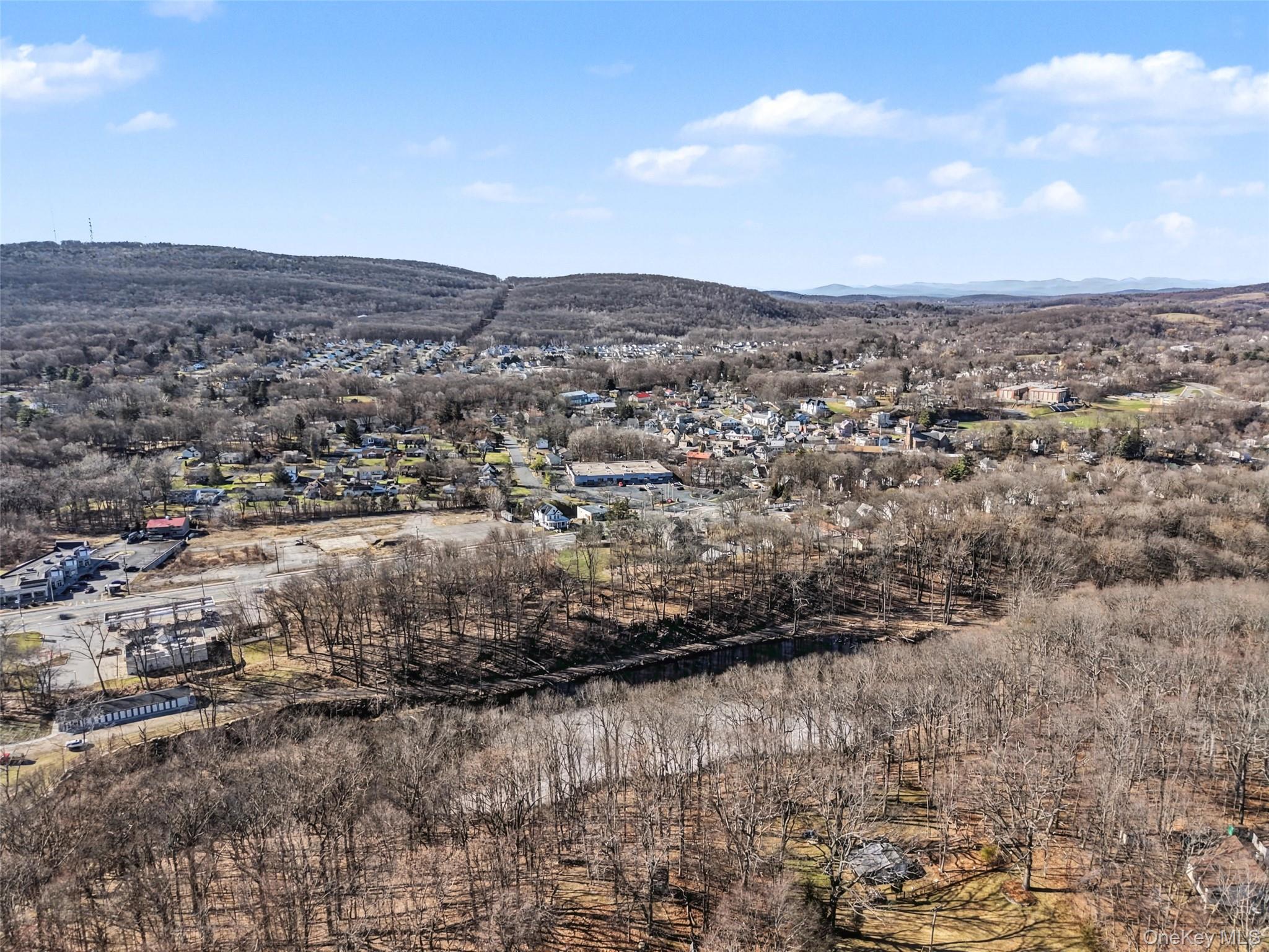 3550 Us Highway 9W, Highland, NY 12528