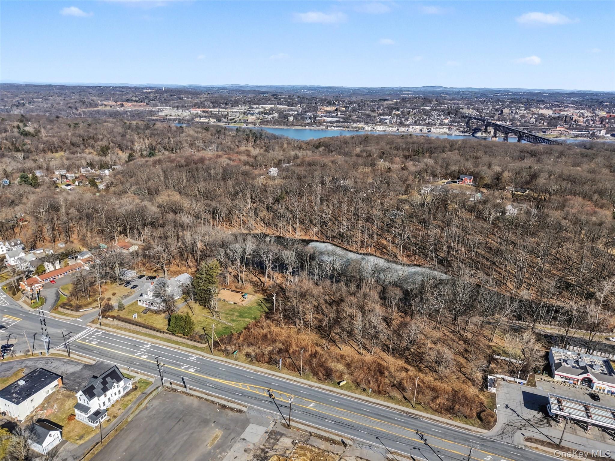 3550 Us Highway 9W, Highland, NY 12528