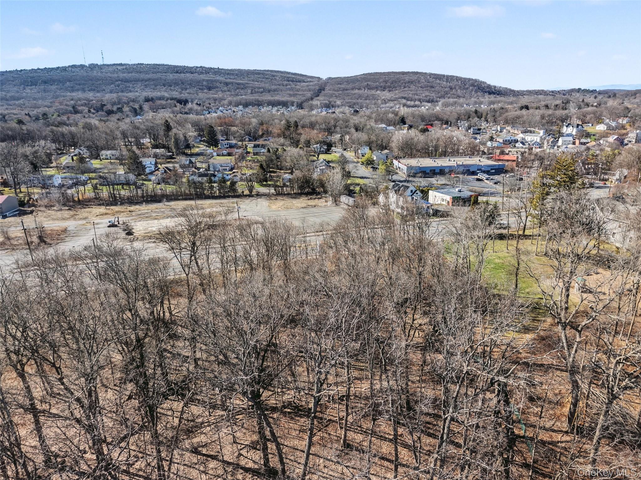 3550 Us Highway 9W, Highland, NY 12528