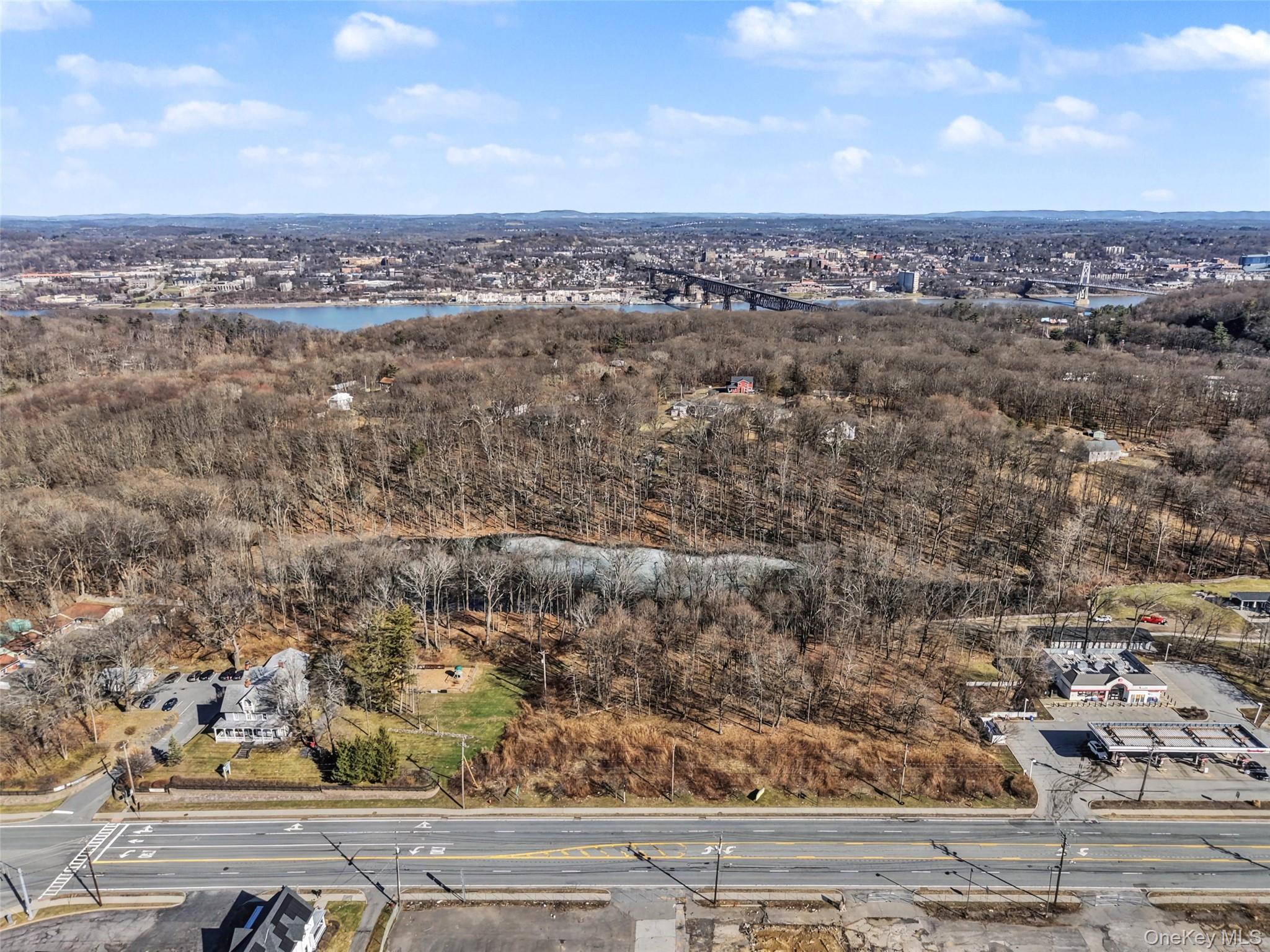 3550 Us Highway 9W, Highland, NY 12528