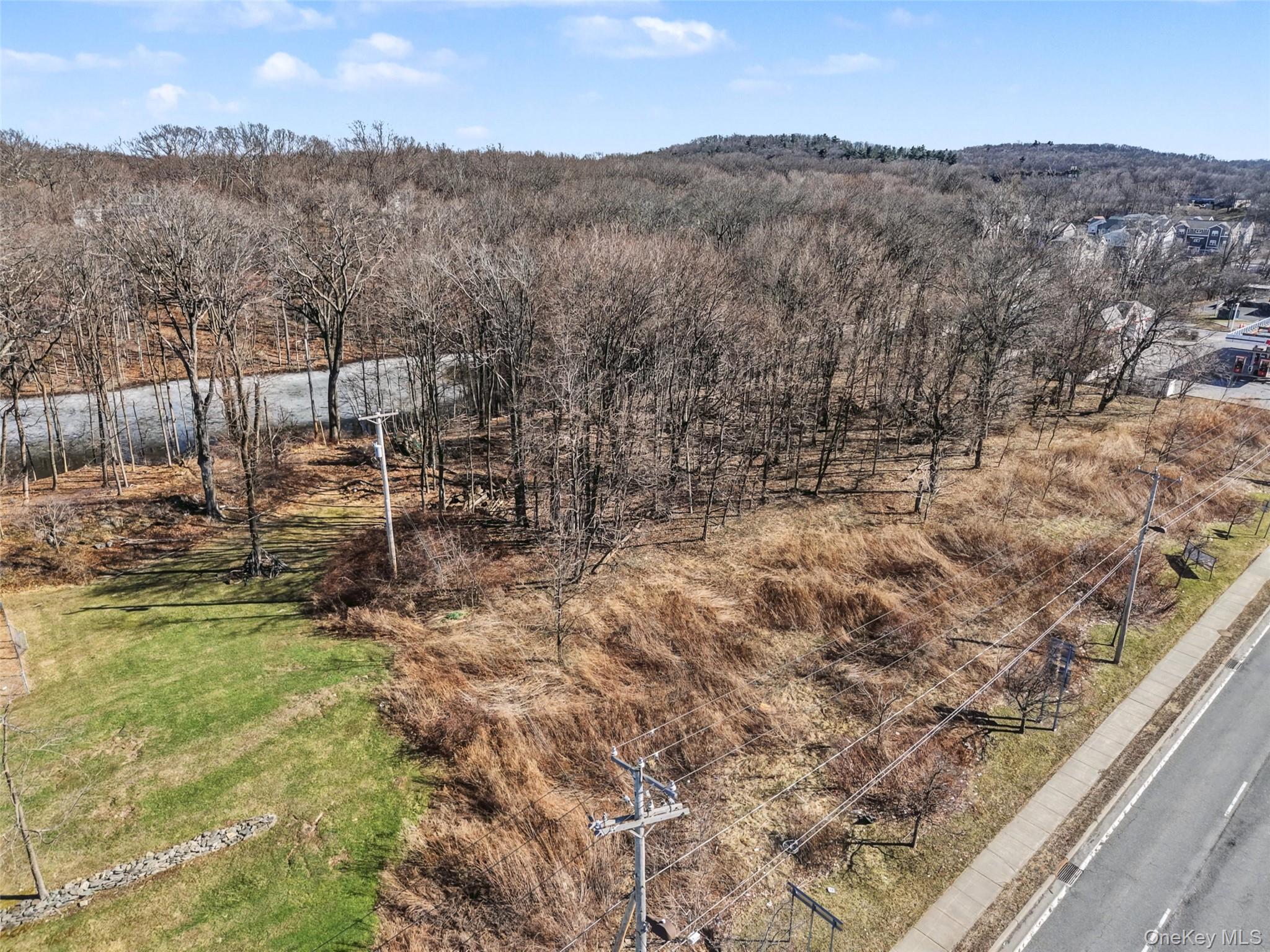 3550 Us Highway 9W, Highland, NY 12528