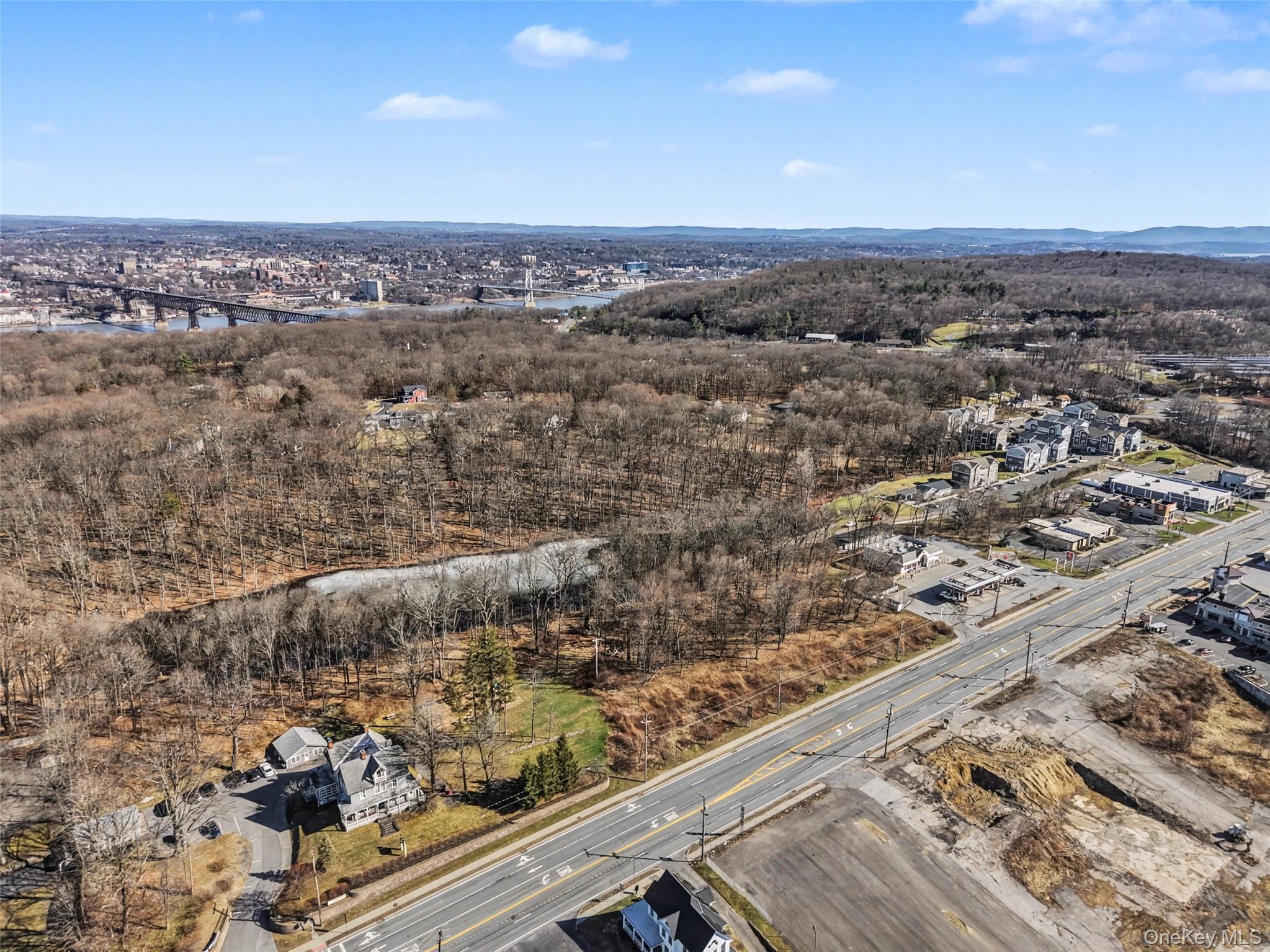 3550 Us Highway 9W, Highland, NY 12528