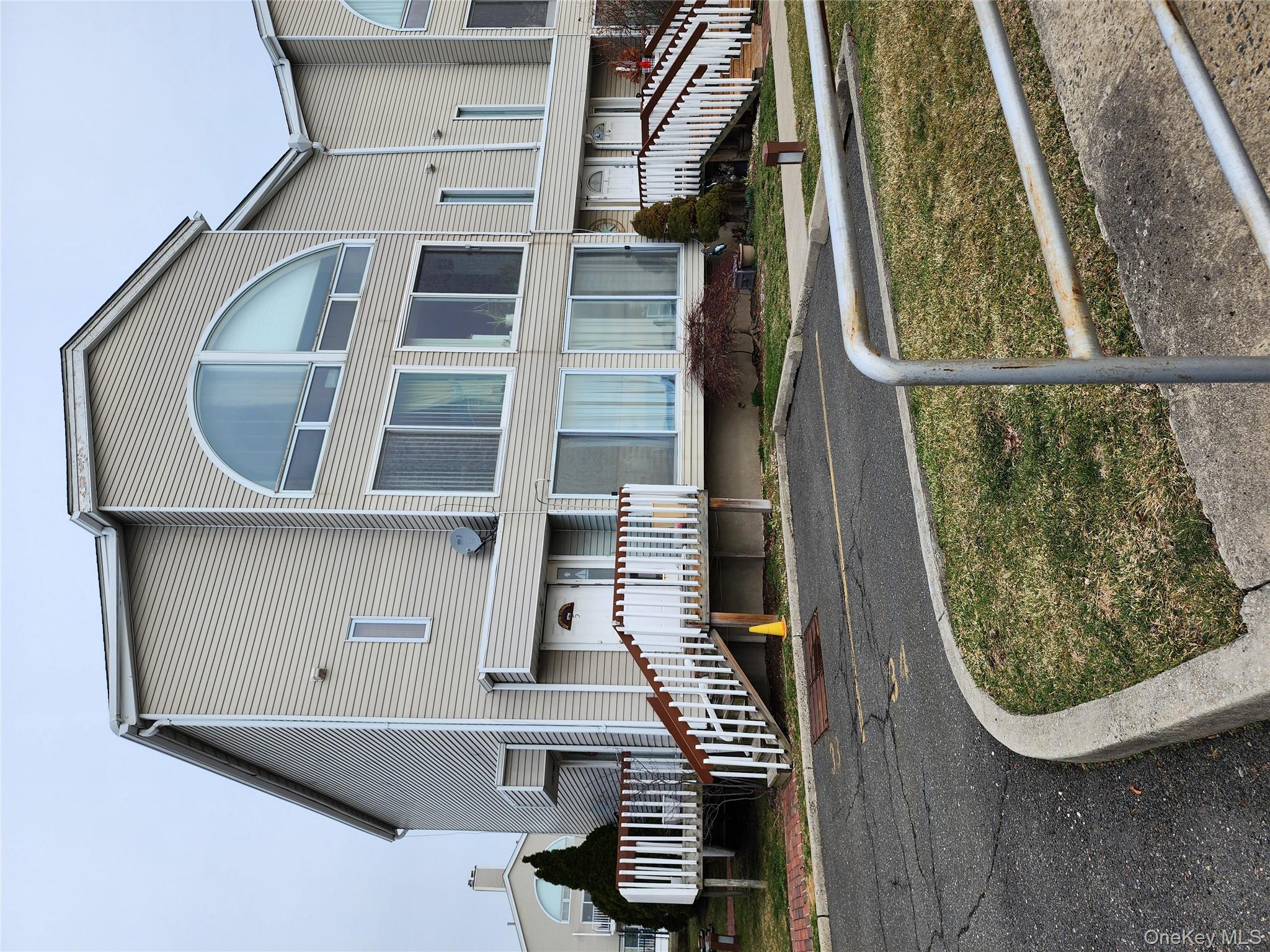 5 Landing Way # 59, Bronx, NY 10464