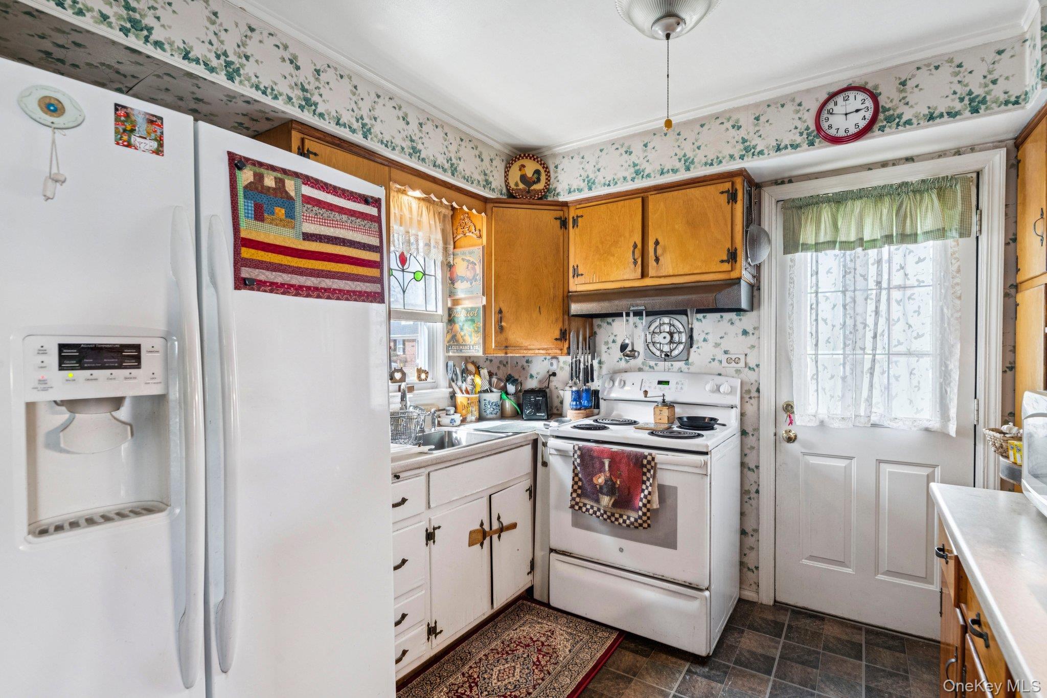 2002 Murray Place, Merrick, NY 11566