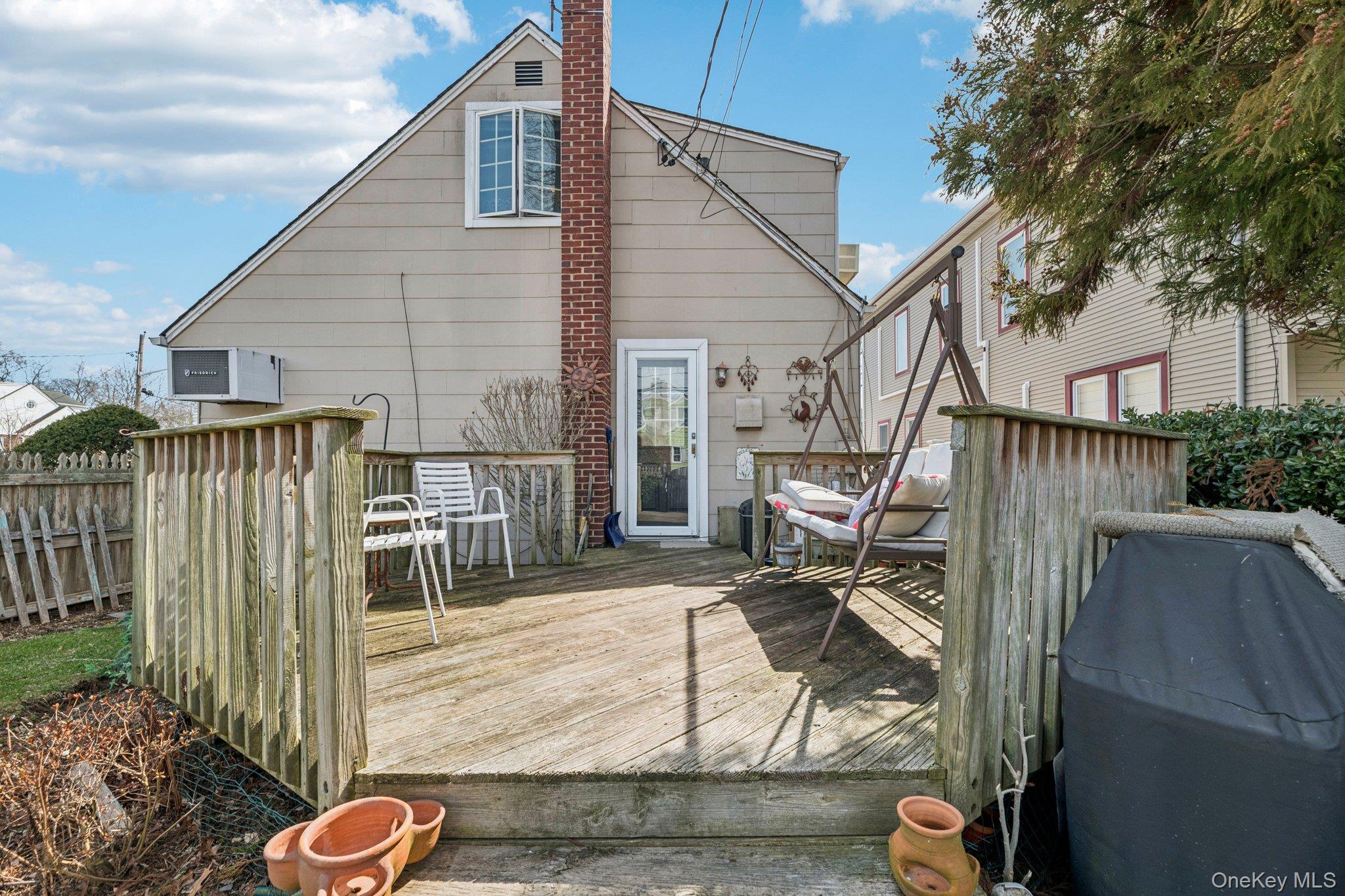 2002 Murray Place, Merrick, NY 11566