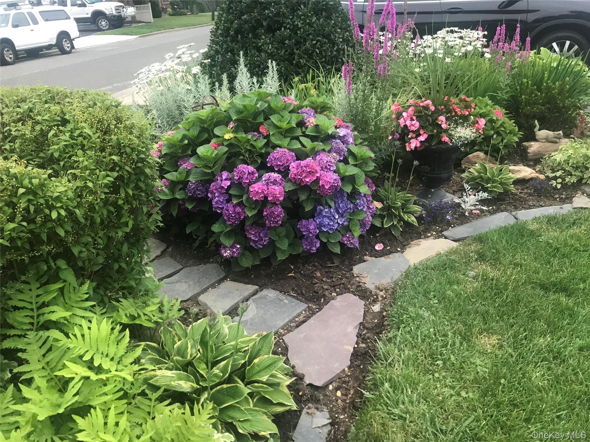 2002 Murray Place, Merrick, NY 11566