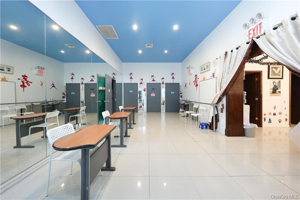 366 Kings Highway # 1, Brooklyn, NY 11223