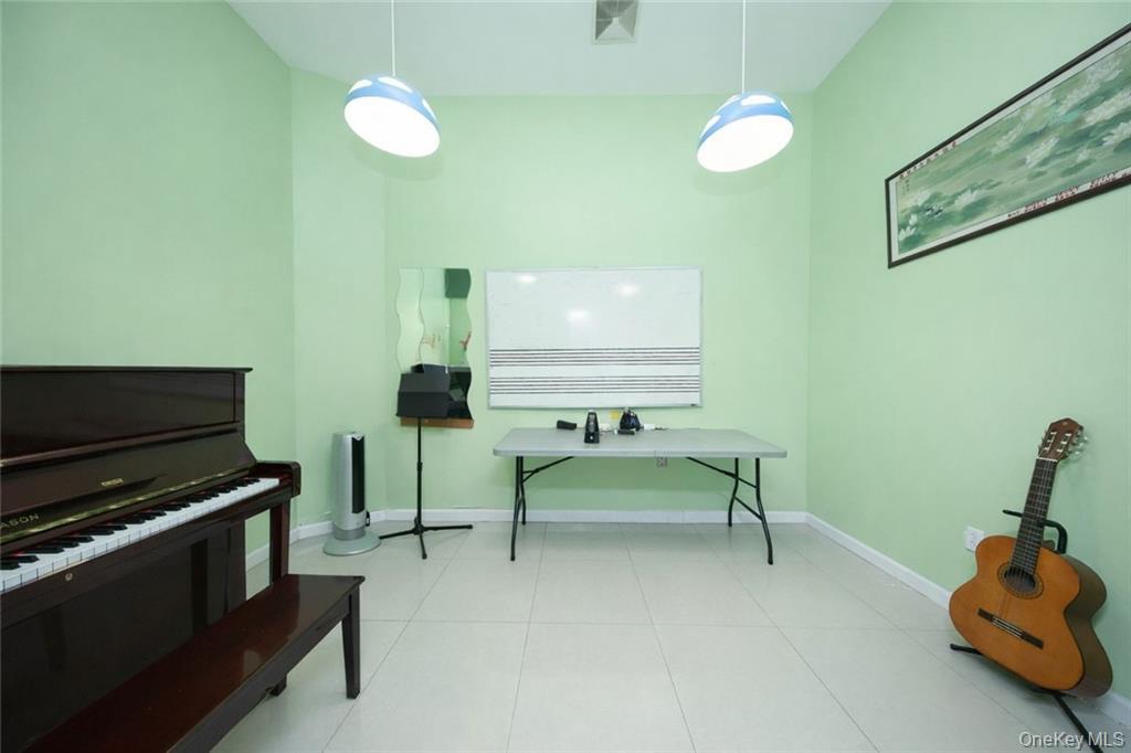 366 Kings Highway # 1, Brooklyn, NY 11223