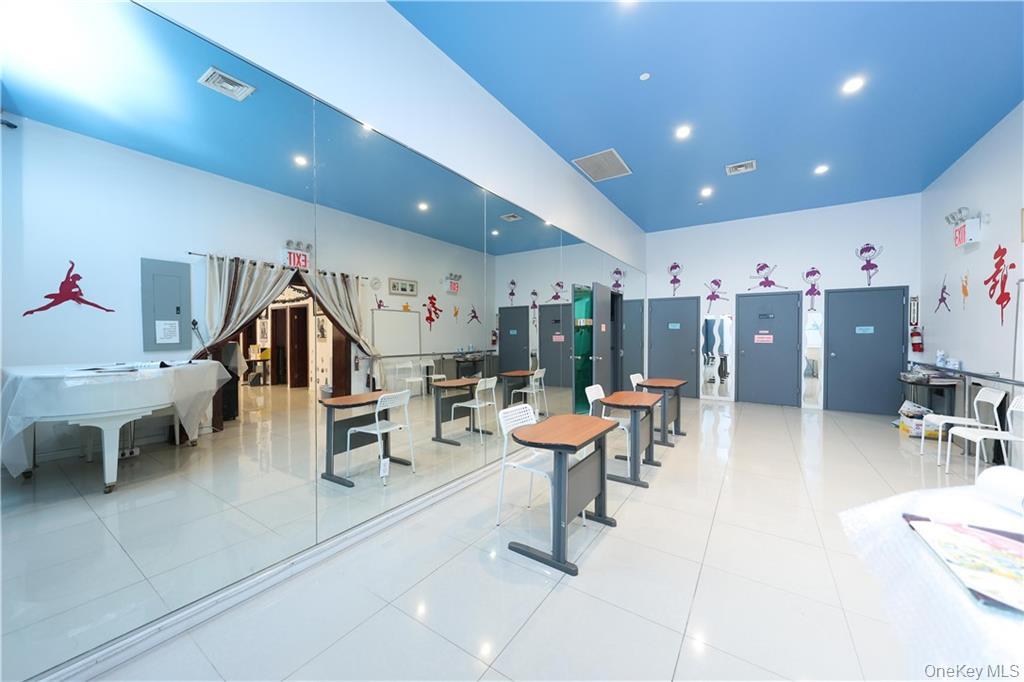 366 Kings Highway # 1, Brooklyn, NY 11223