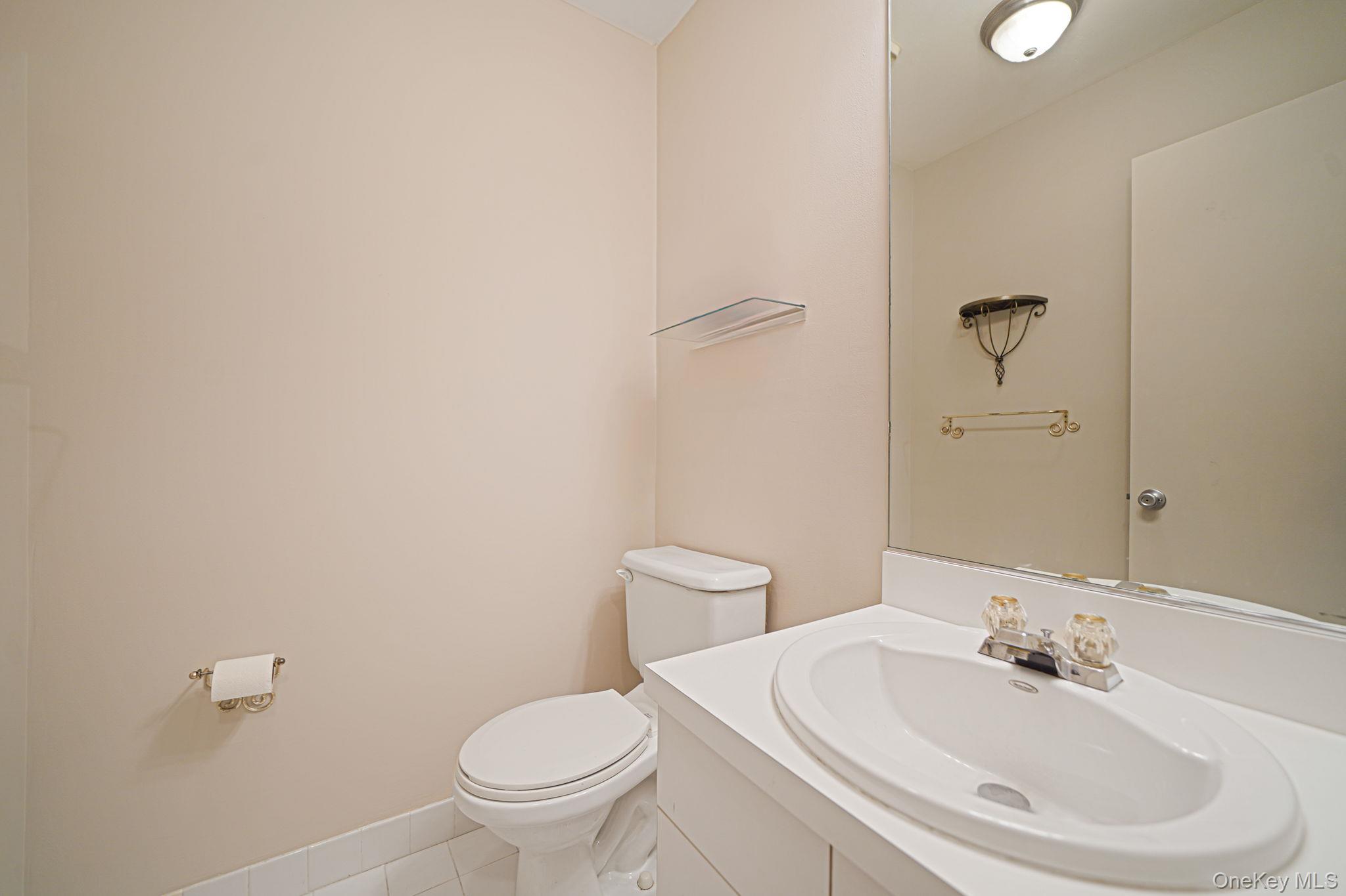 18 Summerfield Circle, Central Islip, NY 11722