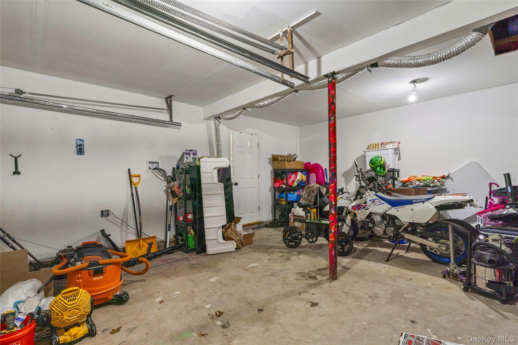 1 Linden Street, Coram, NY 11727