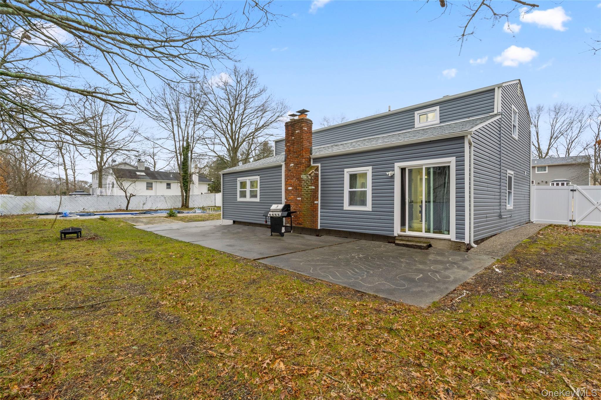 1 Linden Street, Coram, NY 11727