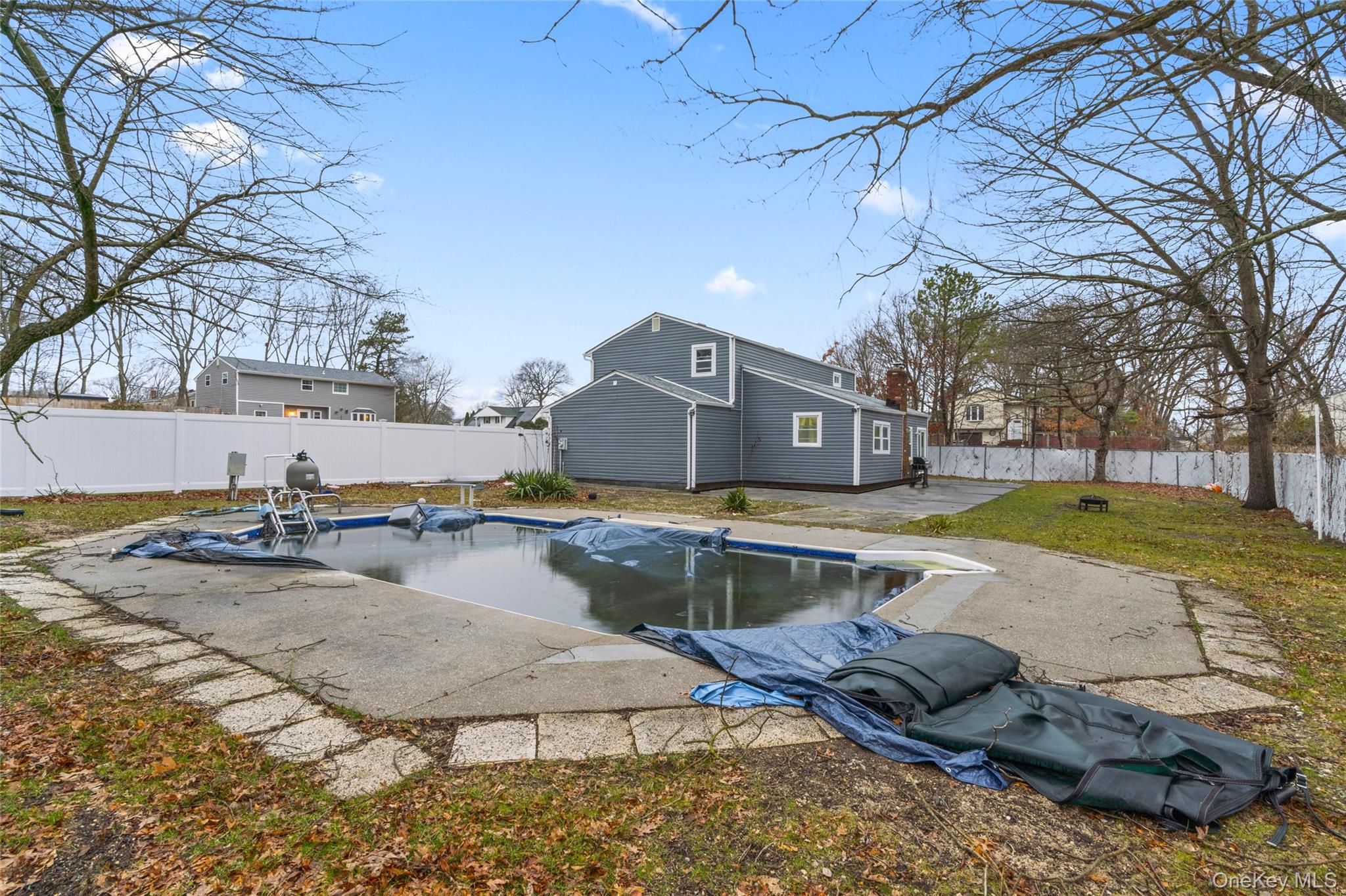 1 Linden Street, Coram, NY 11727