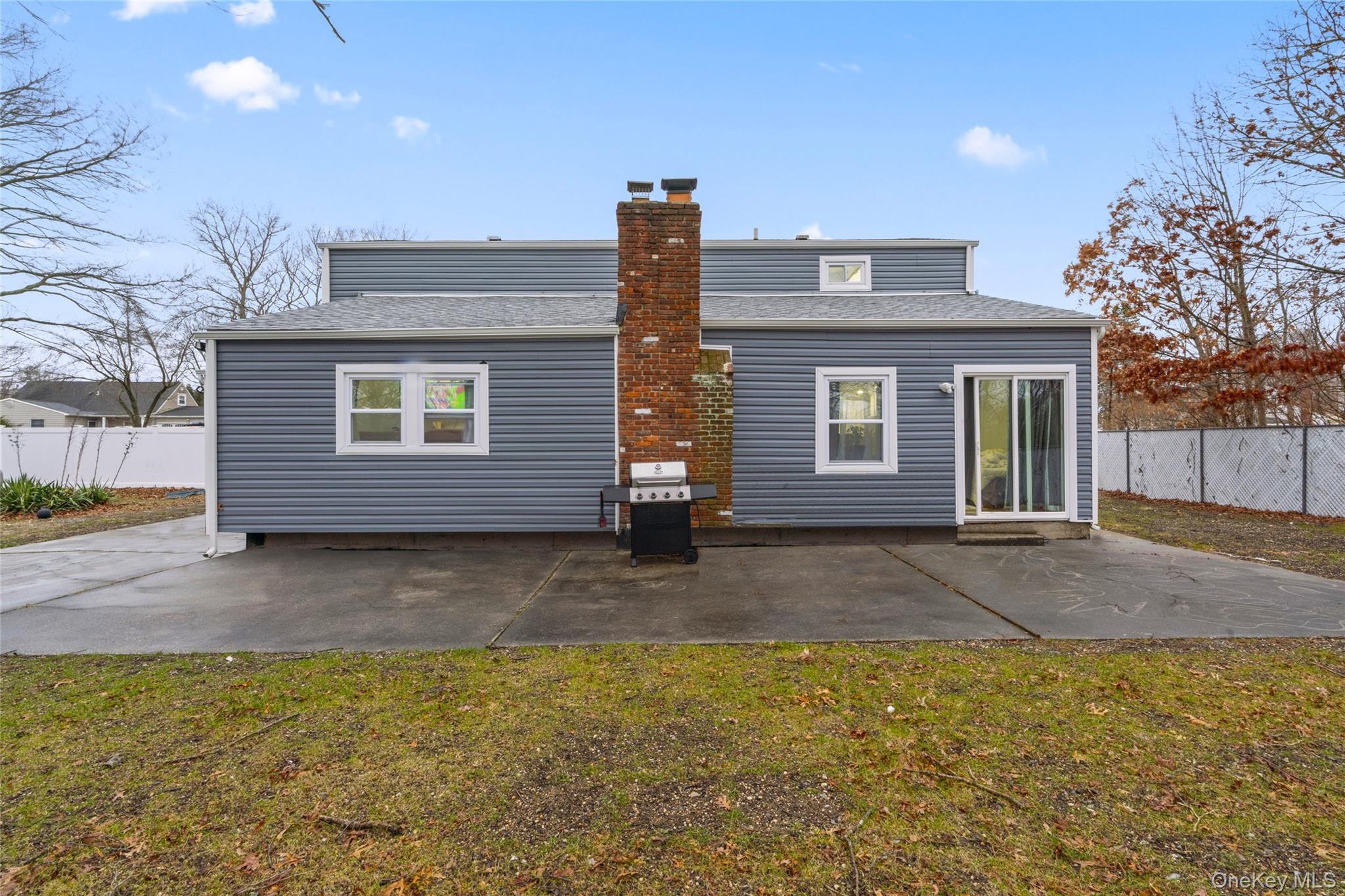 1 Linden Street, Coram, NY 11727