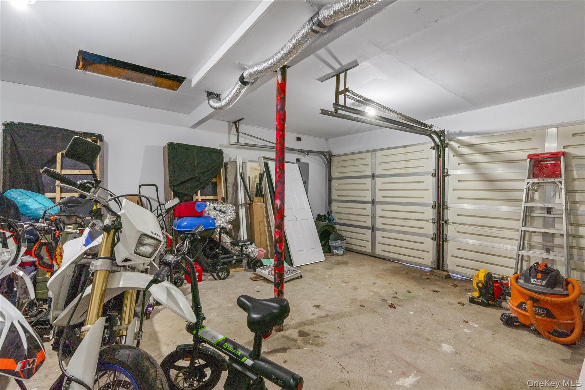 1 Linden Street, Coram, NY 11727