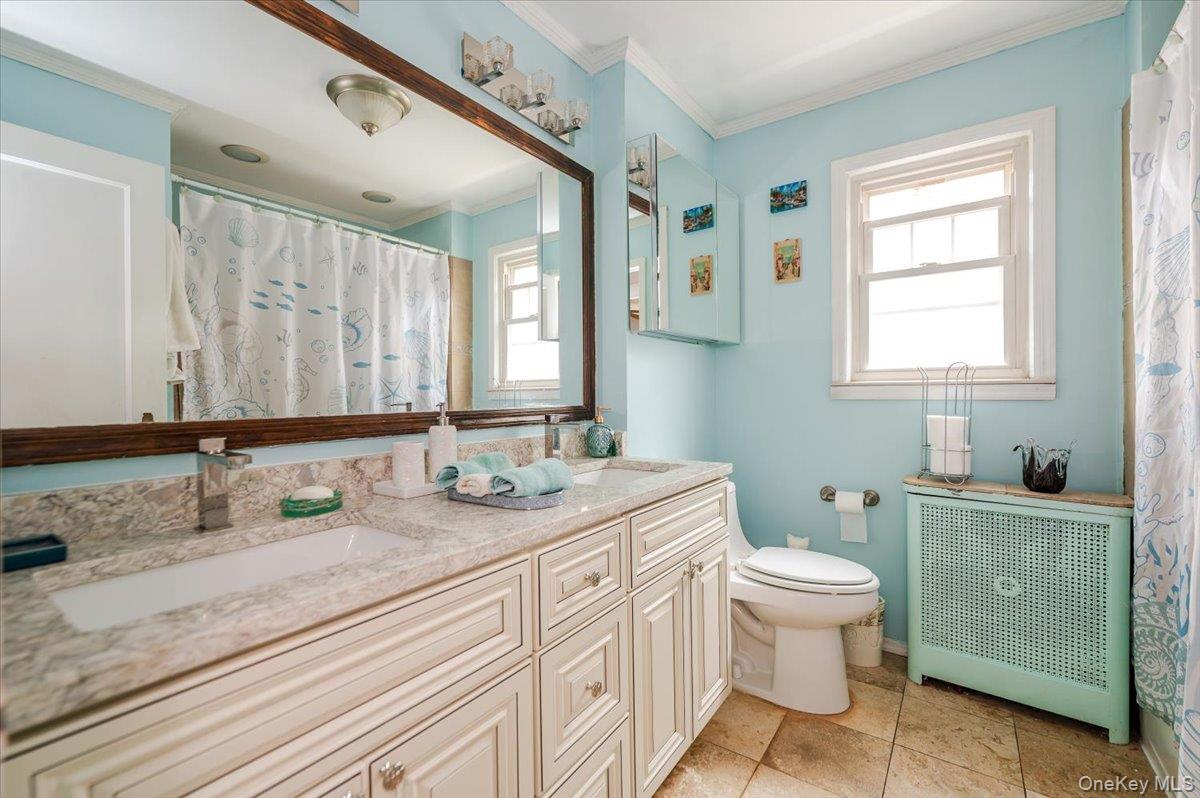 57 Carol Street, Lynbrook, NY 11563