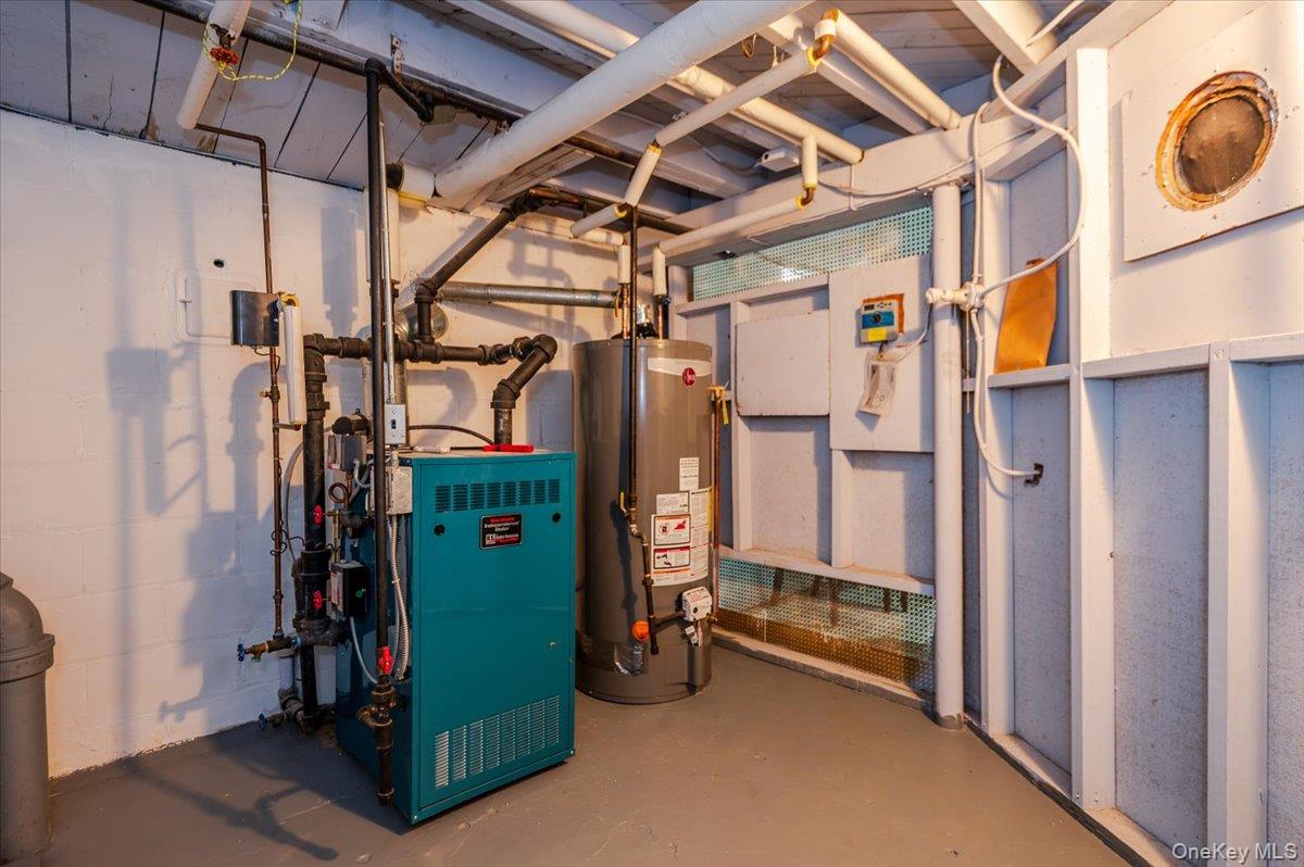 57 Carol Street, Lynbrook, NY 11563