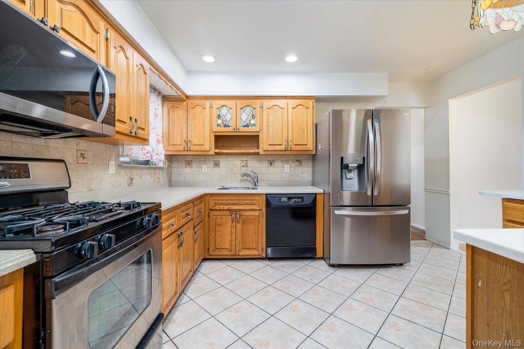 112 Chestnut Street, Lynbrook, NY 11563