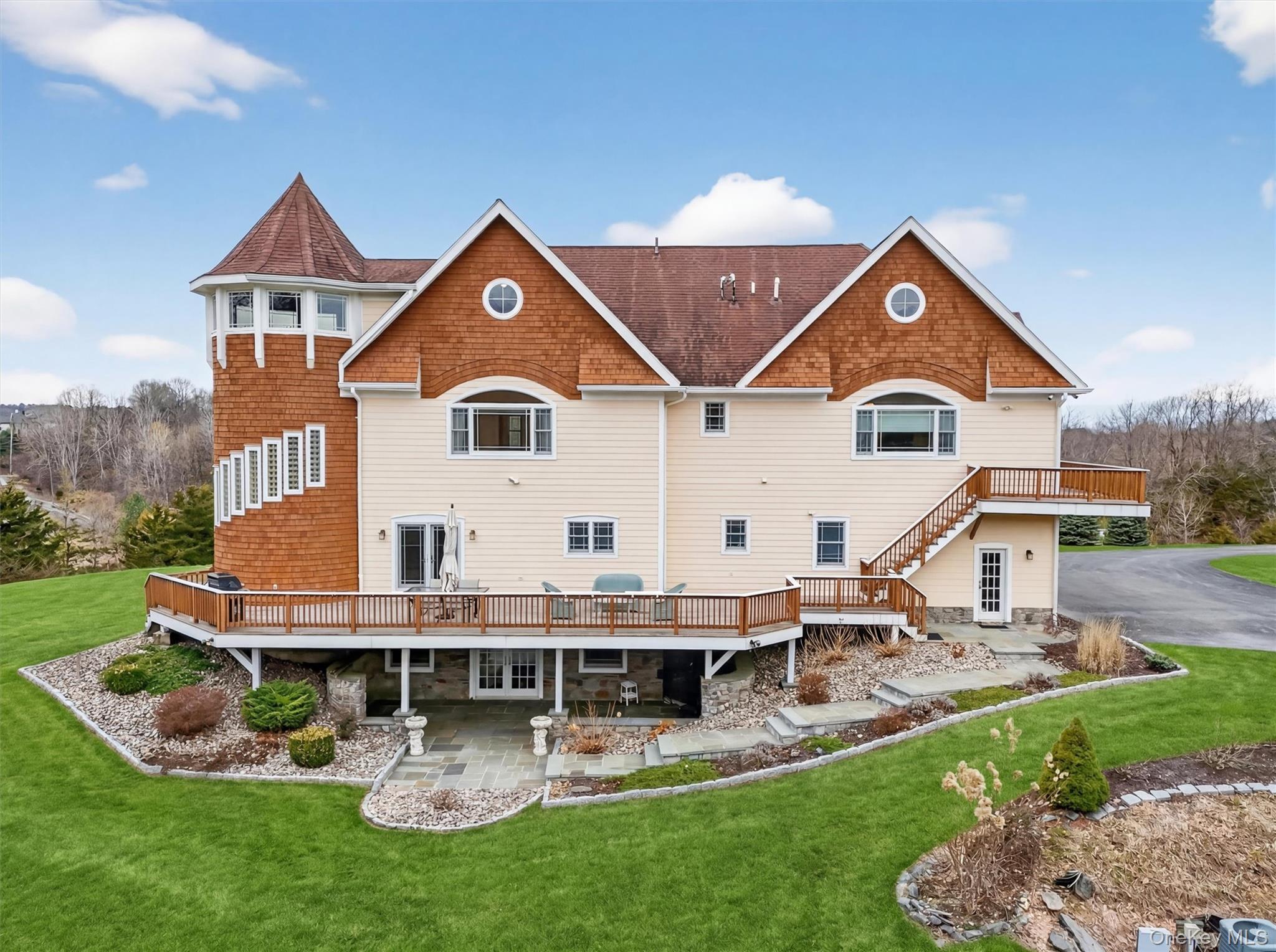 48 Eastview Lane, Red Hook, NY 12571