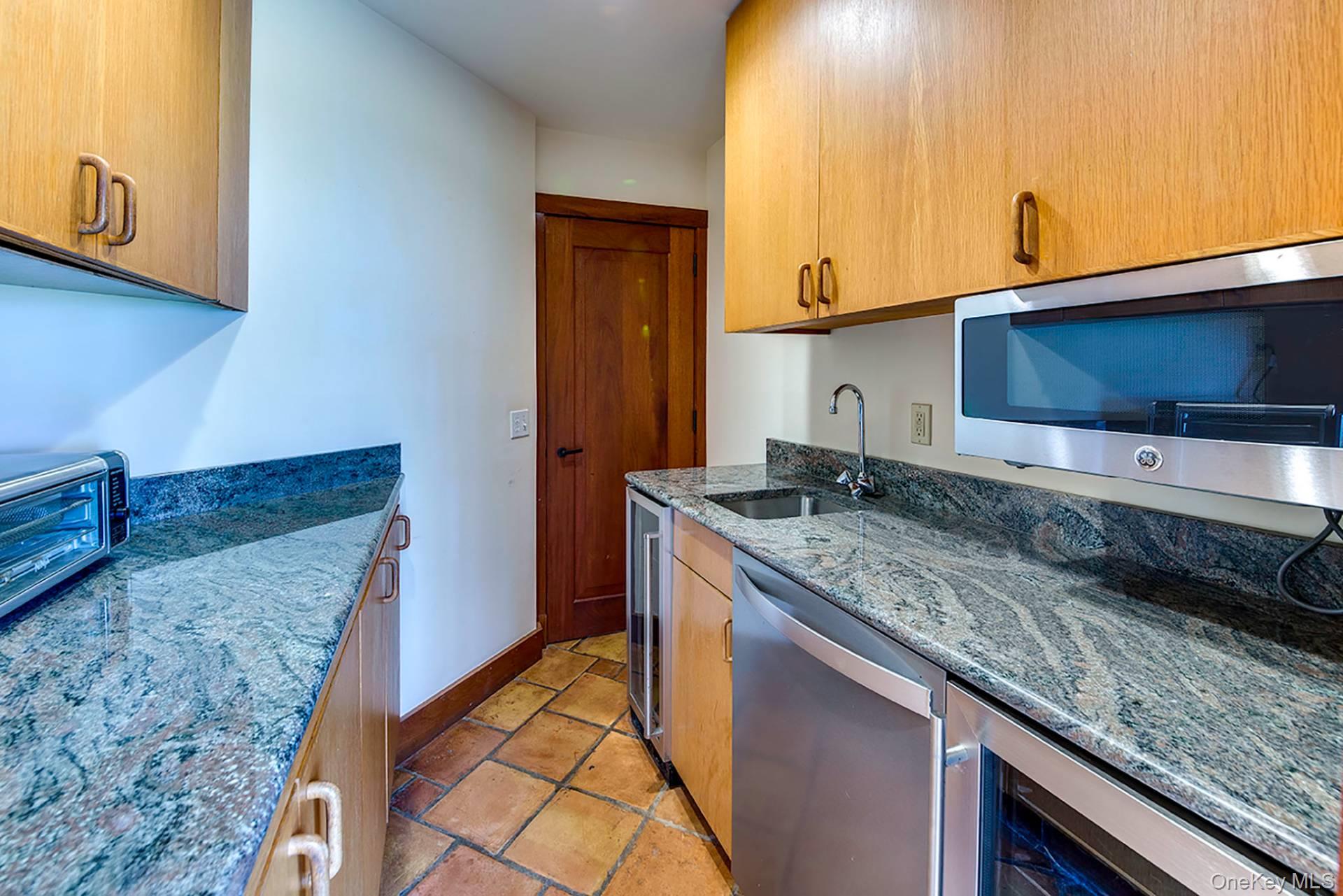 72 Louse Point Road, East Hampton, NY 11937