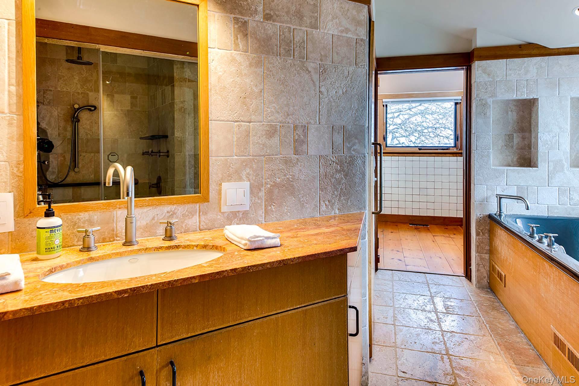 72 Louse Point Road, East Hampton, NY 11937