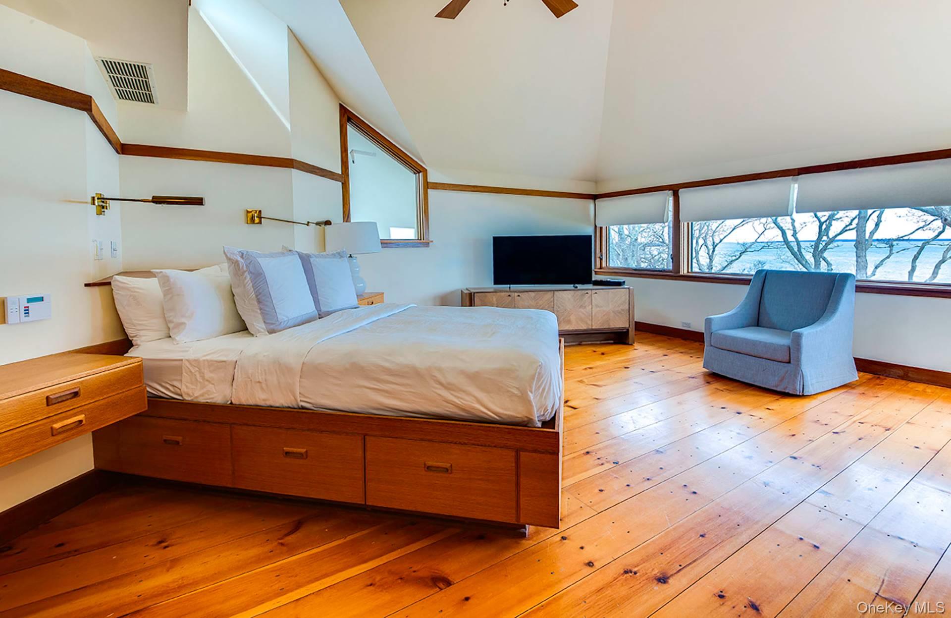 72 Louse Point Road, East Hampton, NY 11937