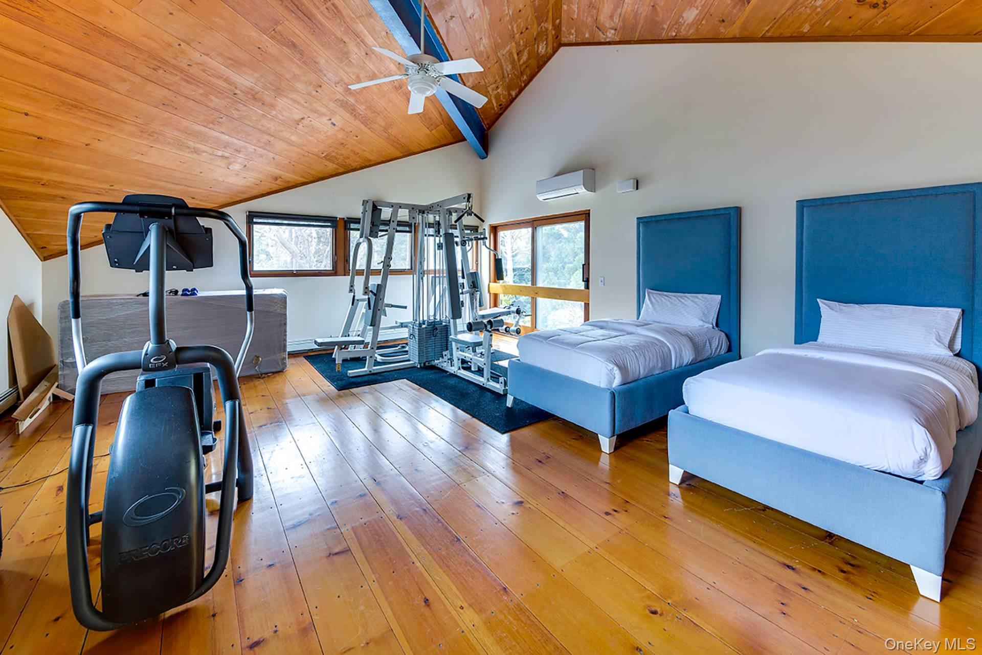 72 Louse Point Road, East Hampton, NY 11937