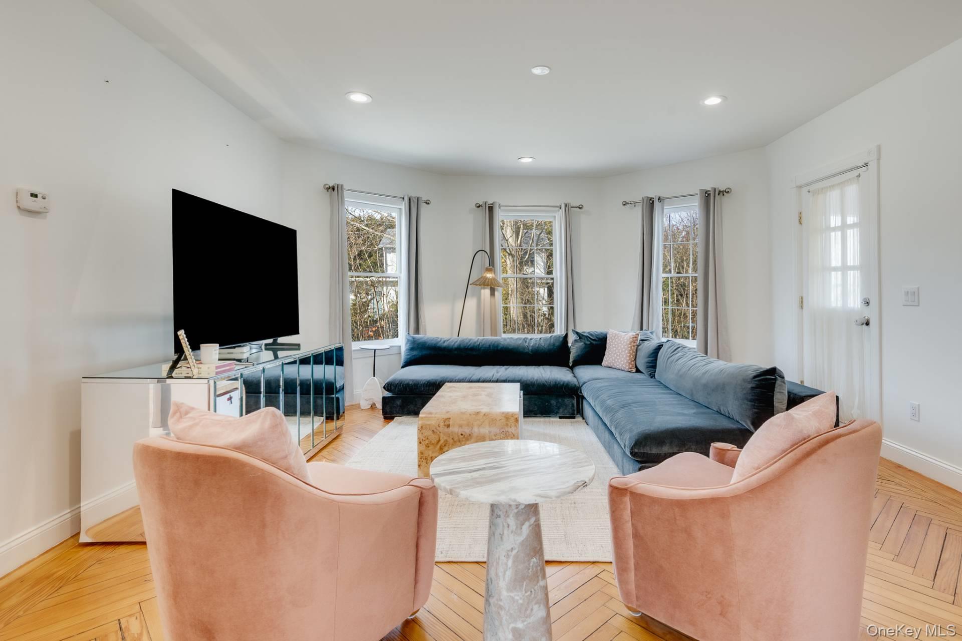 82 Powell Avenue, Southampton, NY 11968