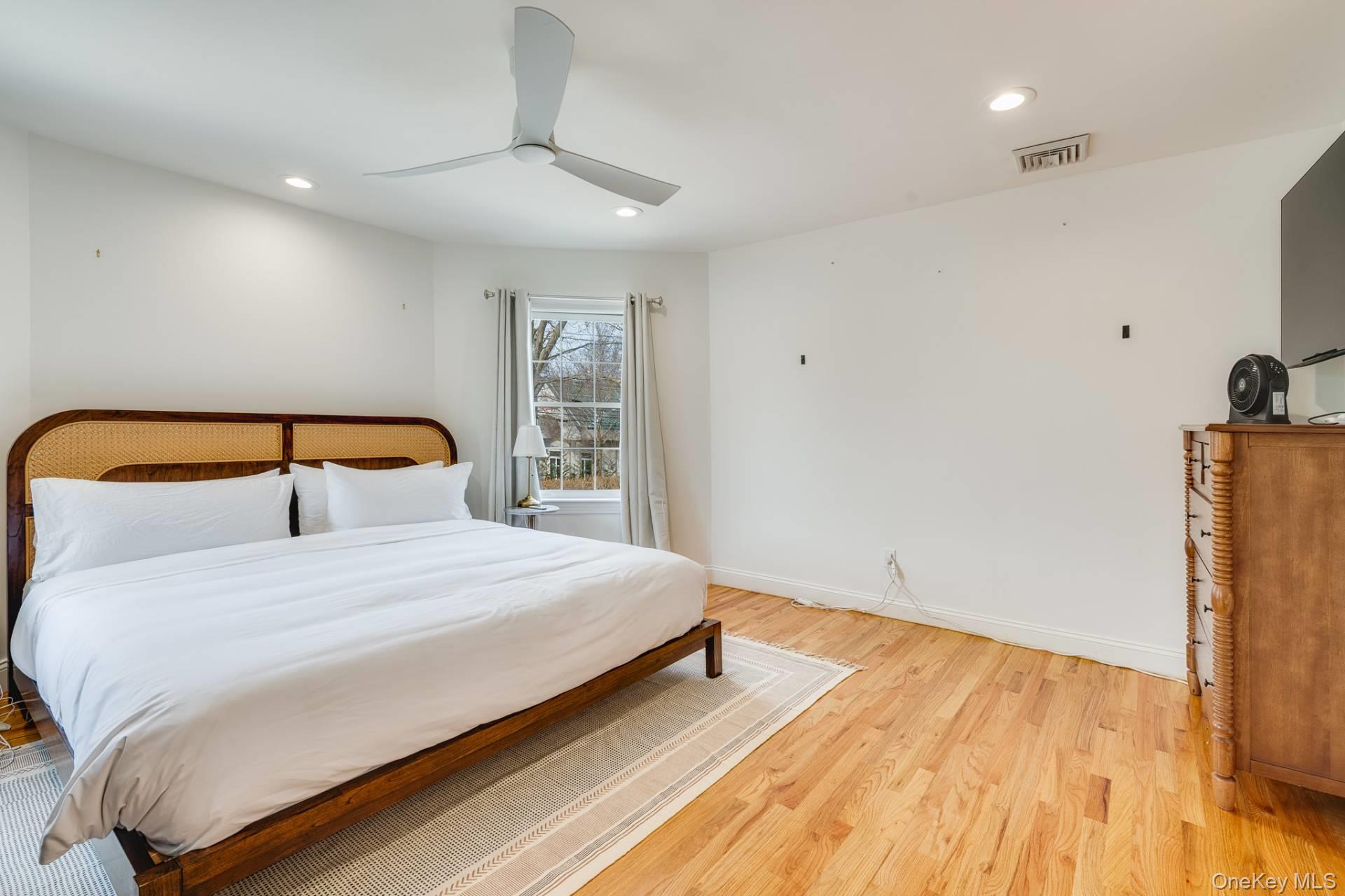 82 Powell Avenue, Southampton, NY 11968