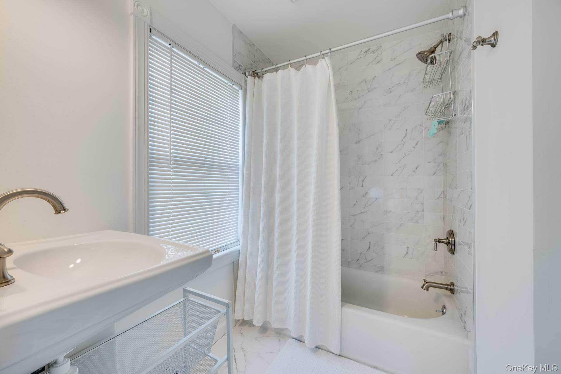 82 Powell Avenue, Southampton, NY 11968