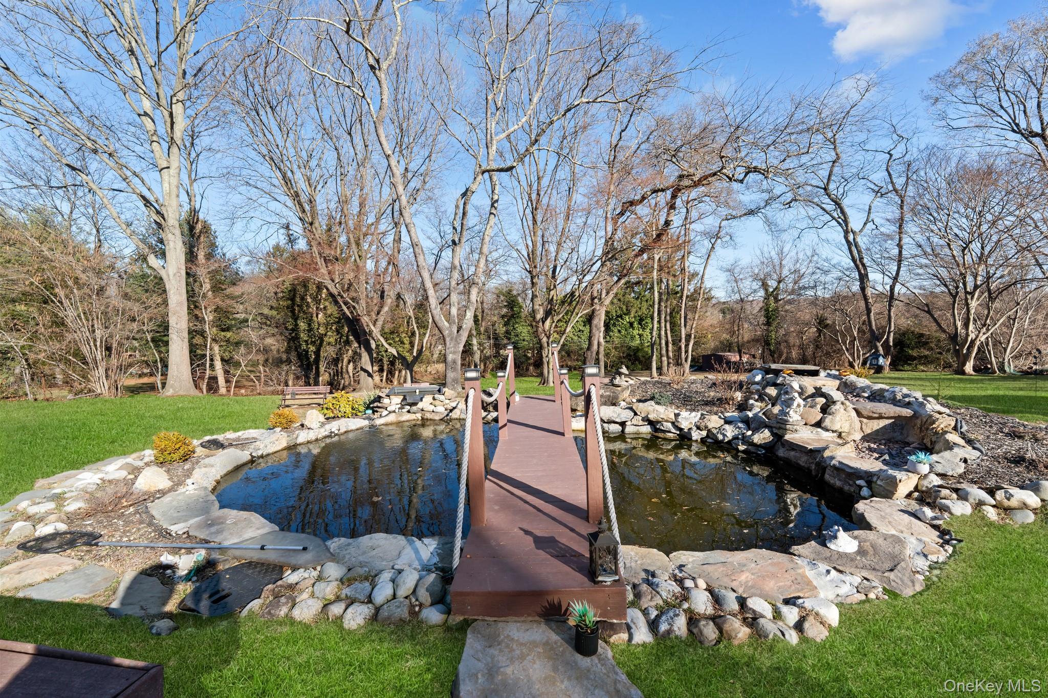 19 Austin Lane, Elwood, NY 11743