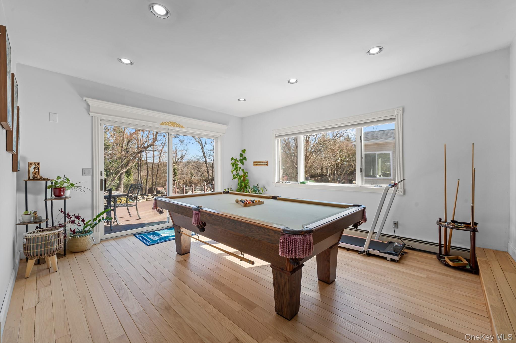 19 Austin Lane, Elwood, NY 11743